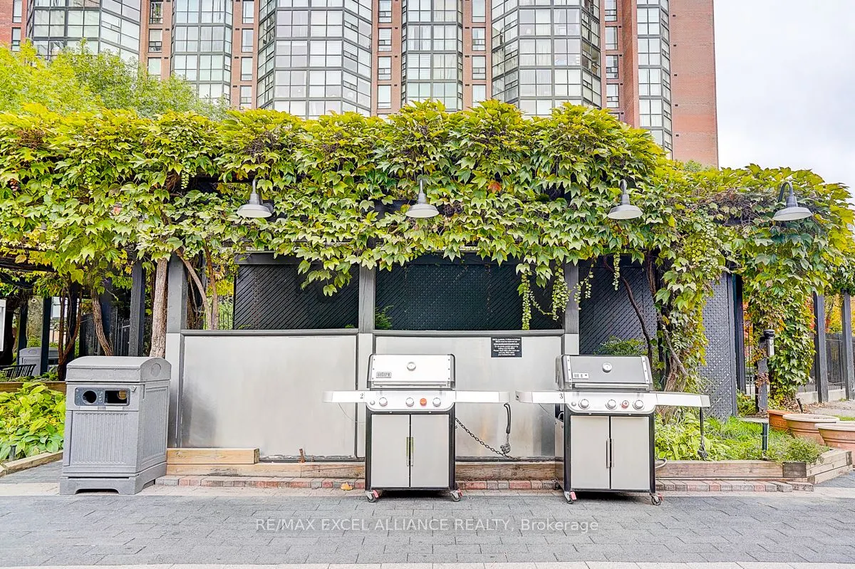 705 King Street W, #206