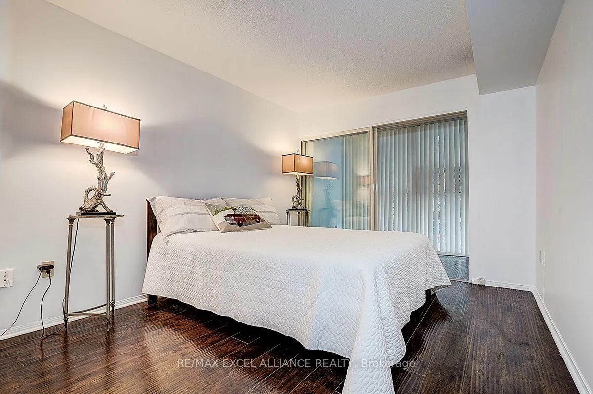 705 King Street W, #206