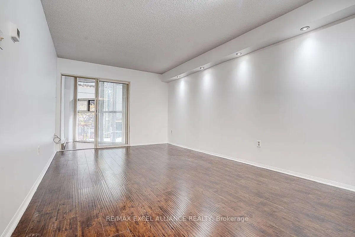 705 King Street W, #206