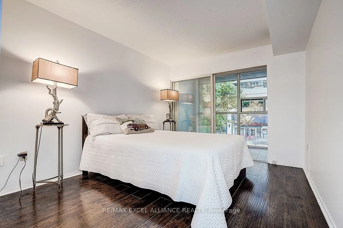 705 King Street W, #206