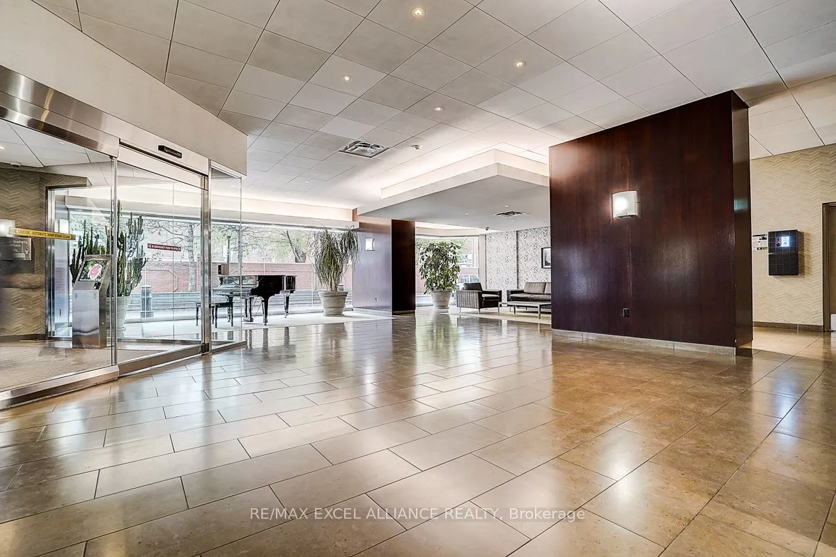 705 King Street W, #206