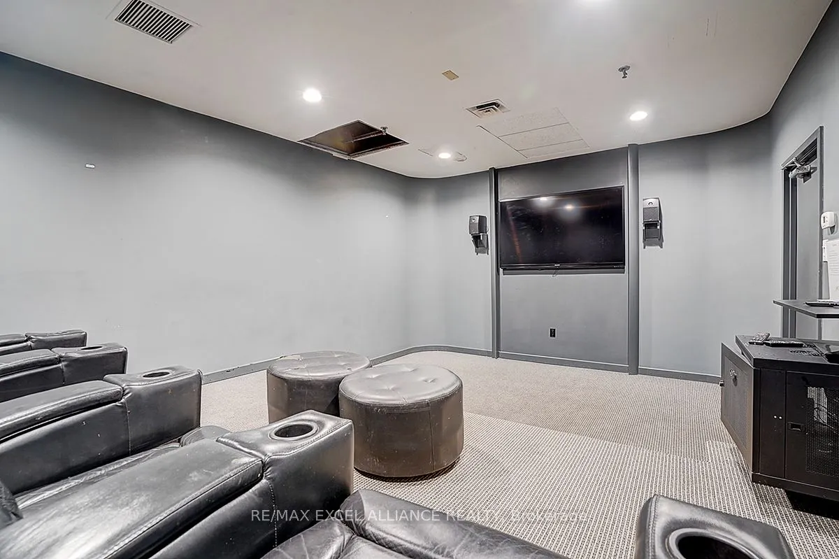 705 King Street W, #206