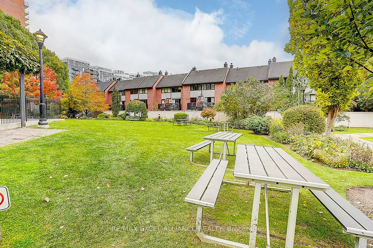 705 King Street W, #206