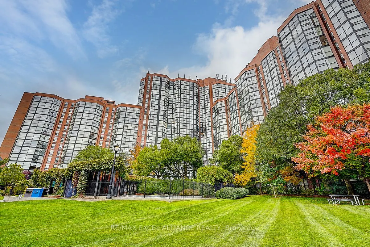 705 King Street W, #206