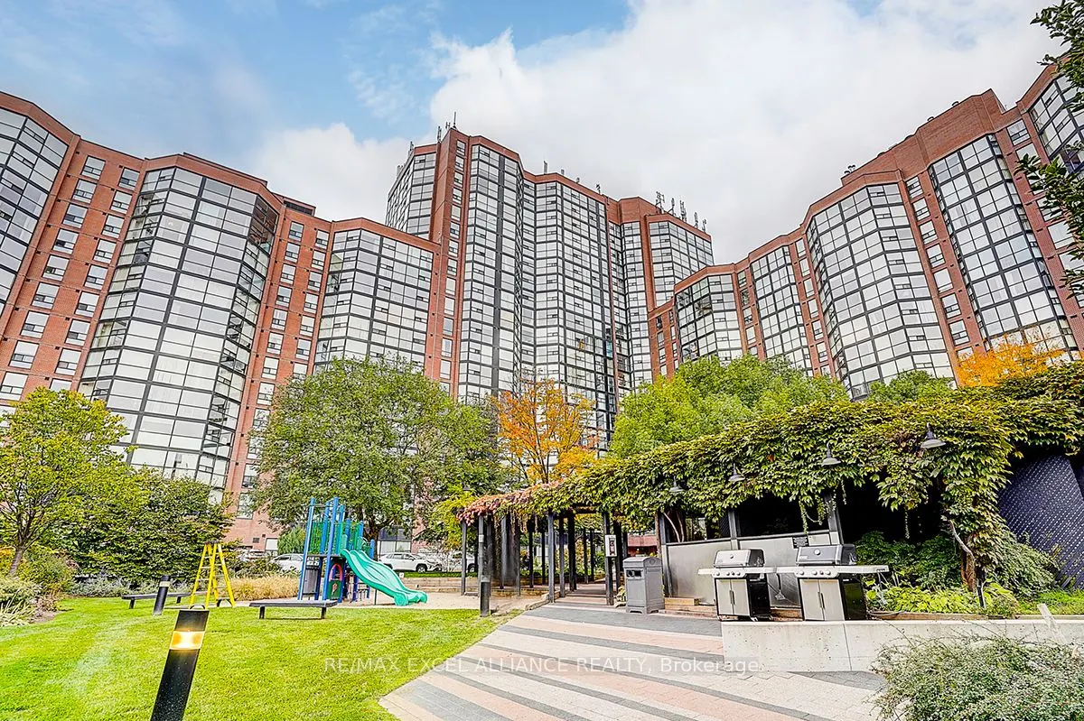 705 King Street W, #206