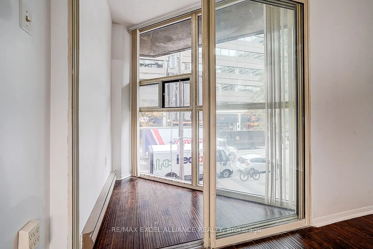 705 King Street W, #206