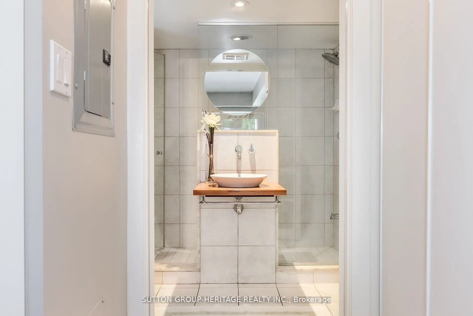 550 Queens Quay W, #126