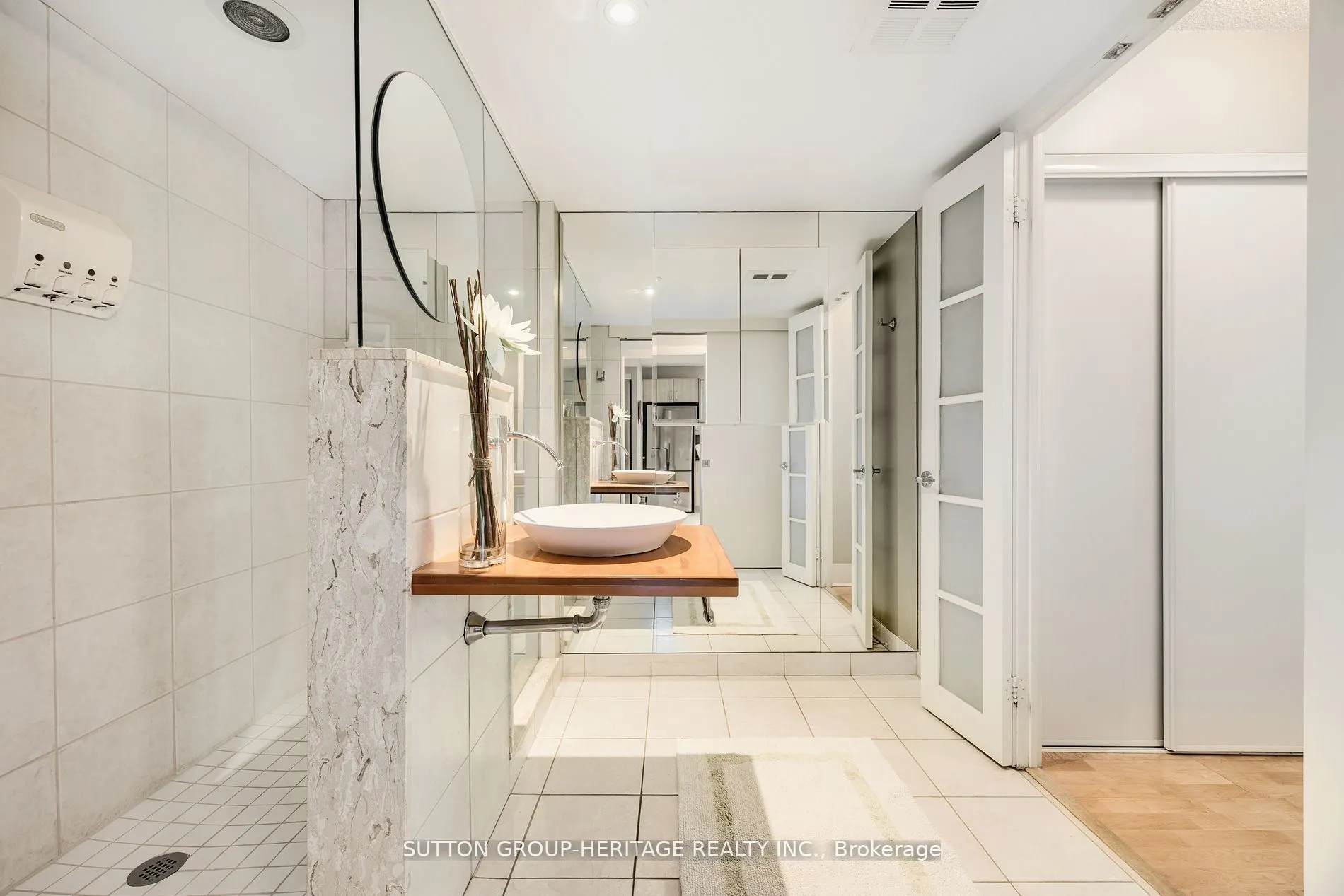 550 Queens Quay W, #126