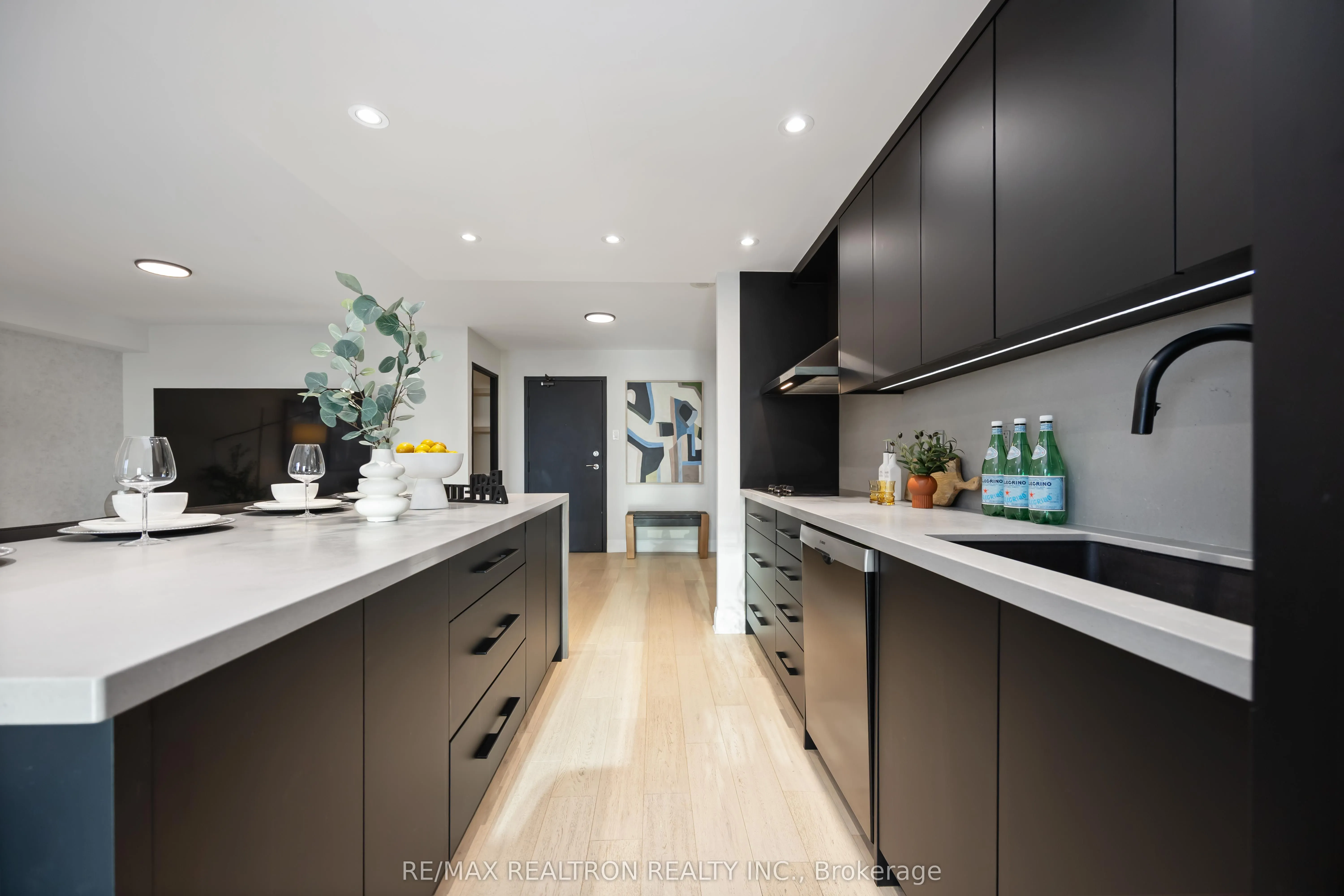 5460 Yonge Street, #605