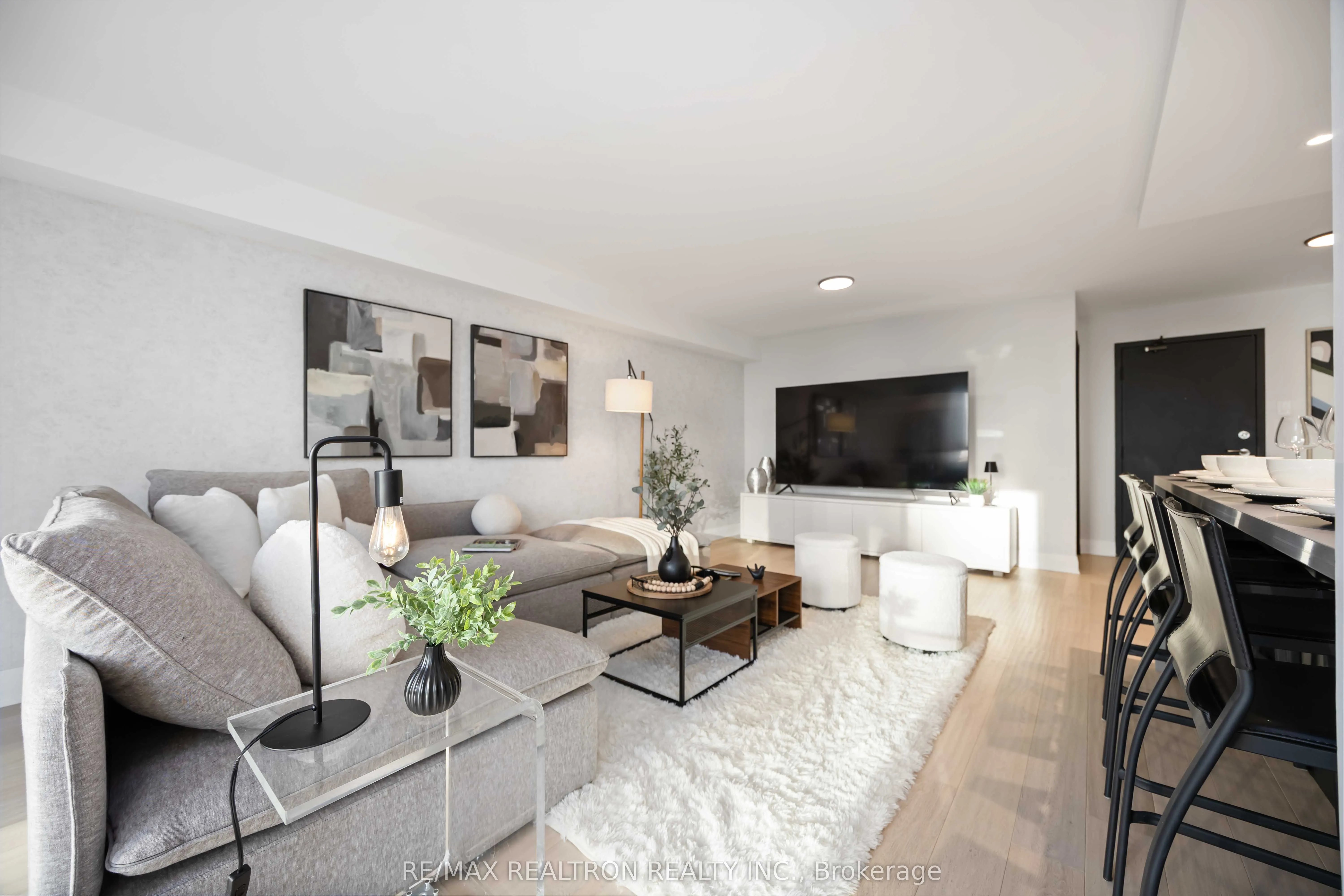 5460 Yonge Street, #605