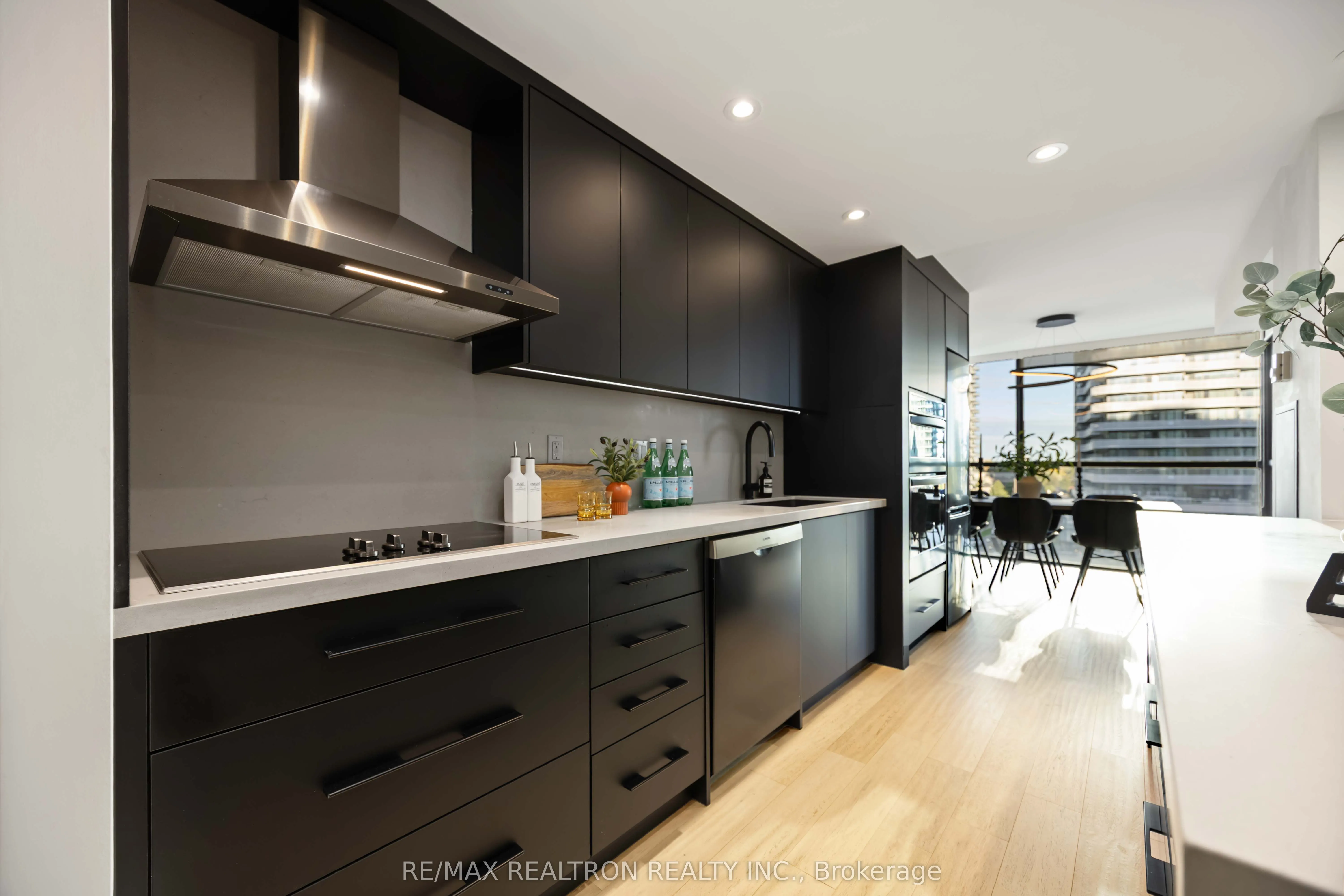 5460 Yonge Street, #605