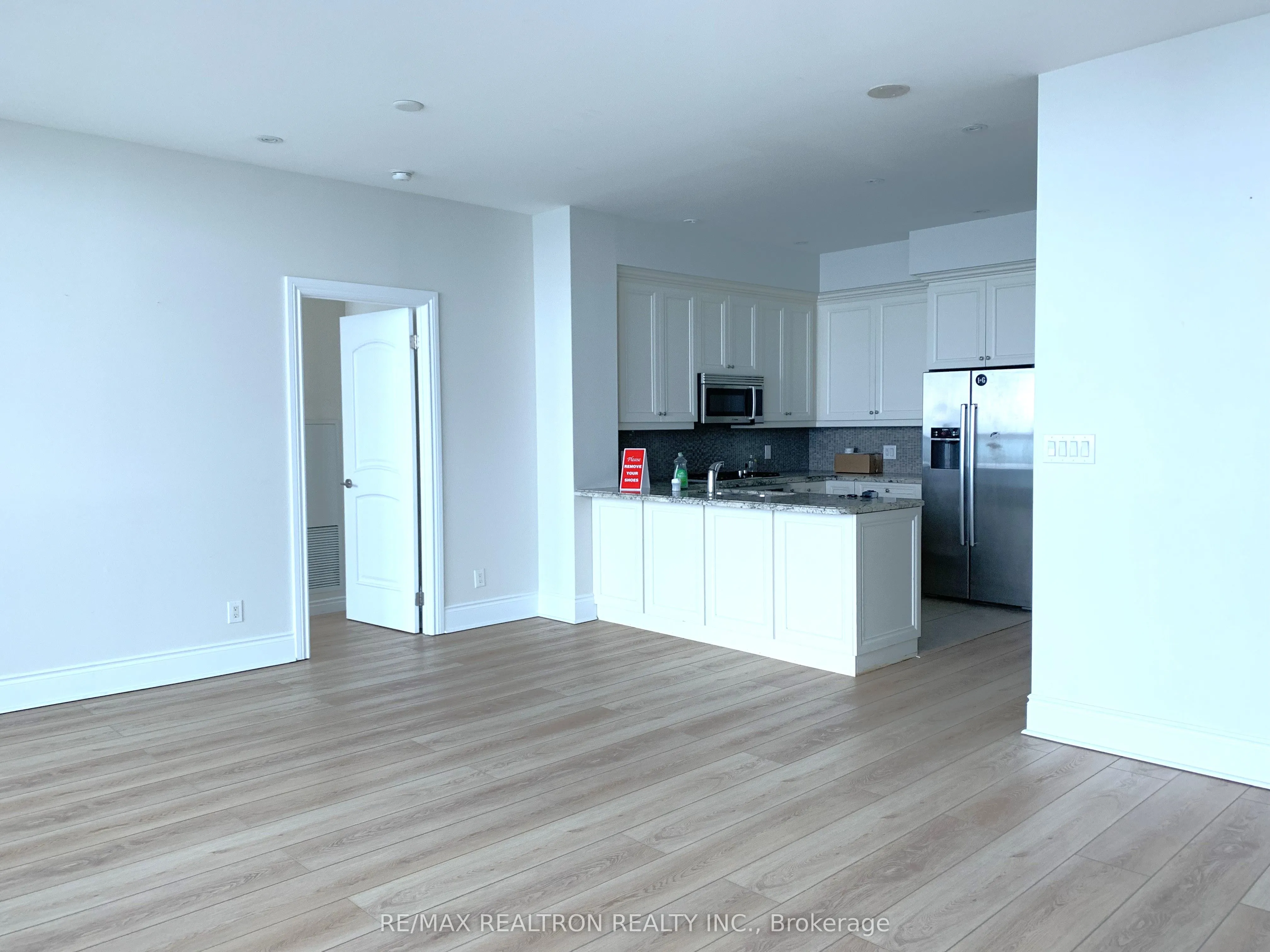 33 Bay Street, #5006