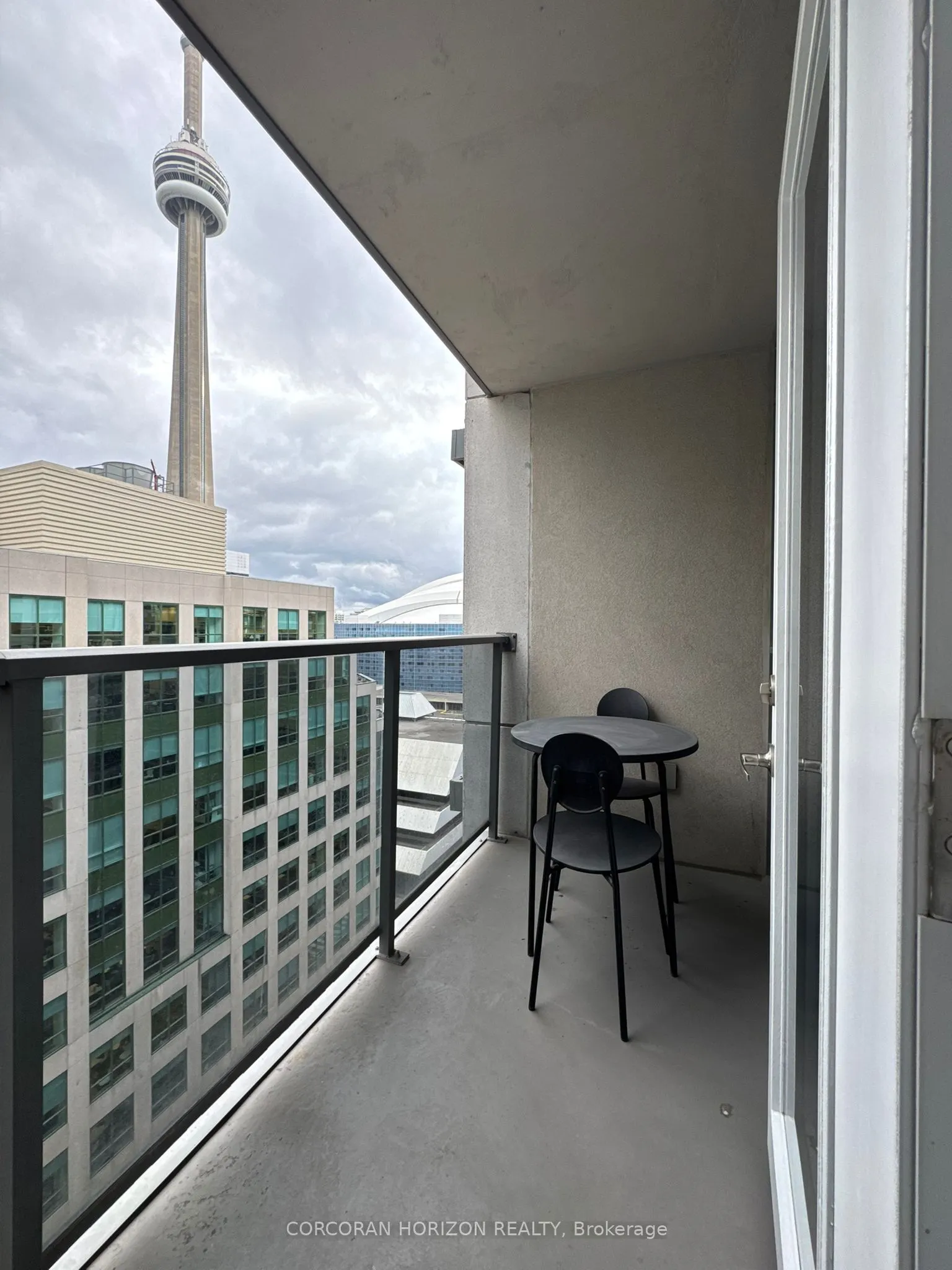 20 Blue Jays Way, #1709