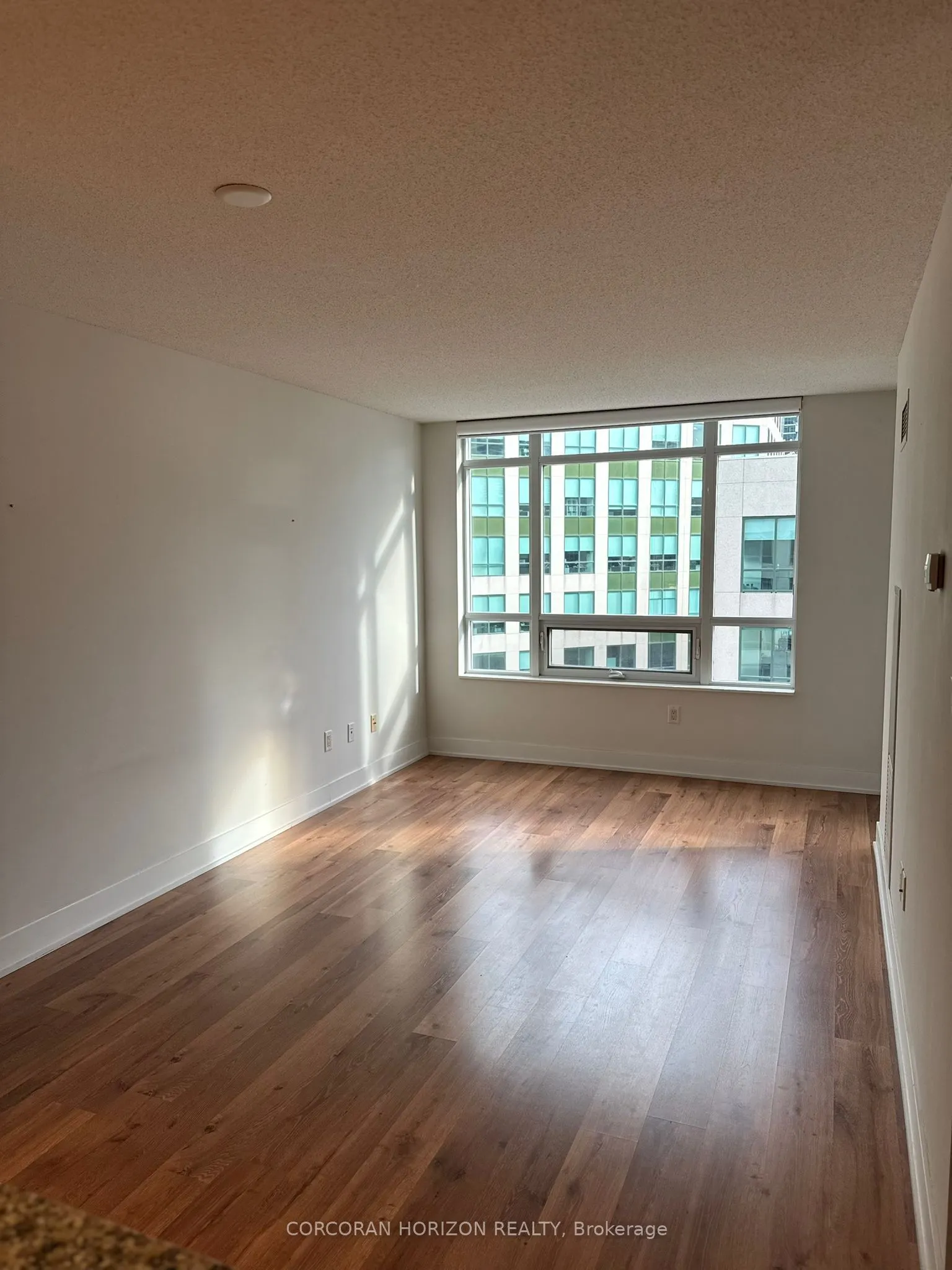 20 Blue Jays Way, #1709