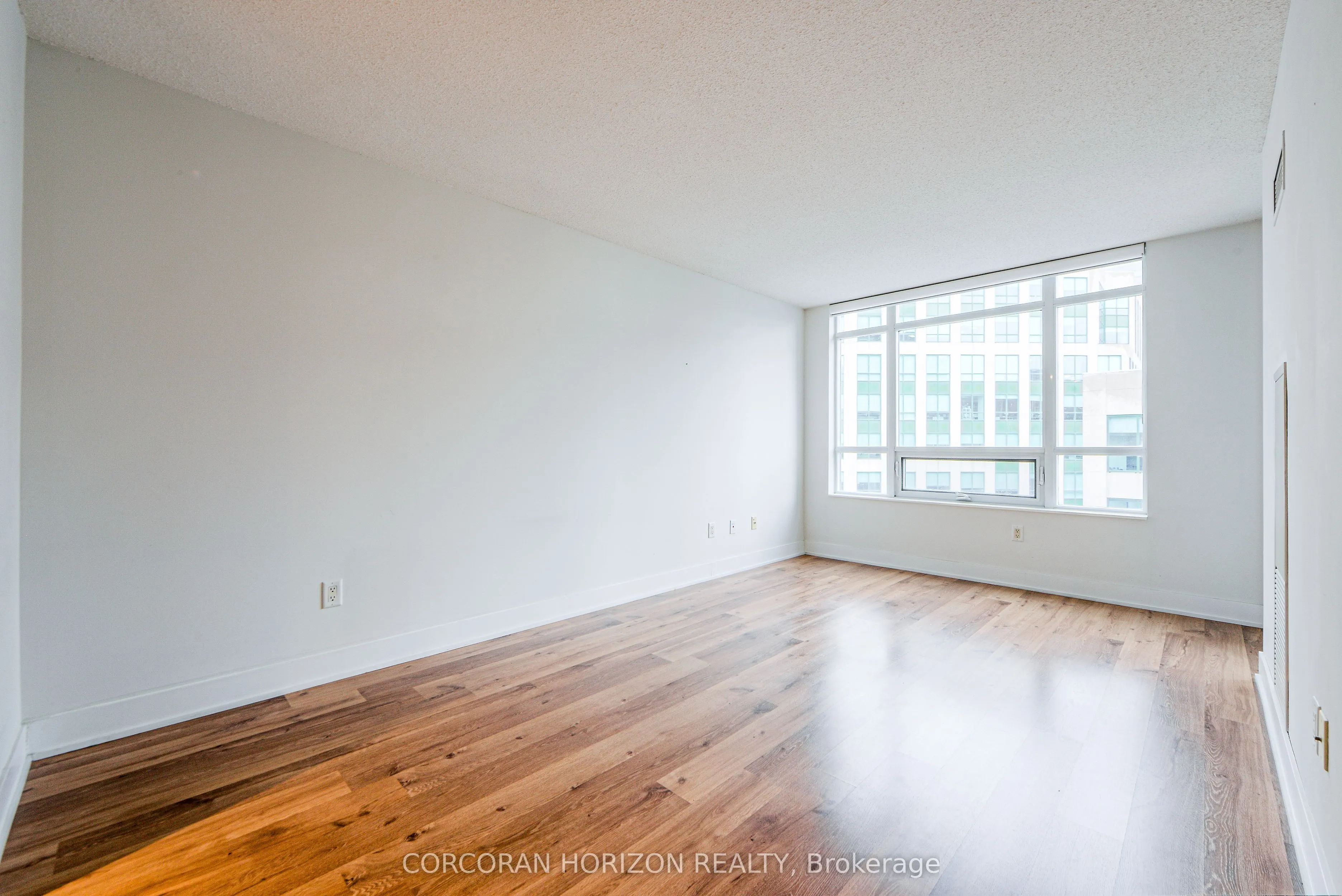 20 Blue Jays Way, #1709