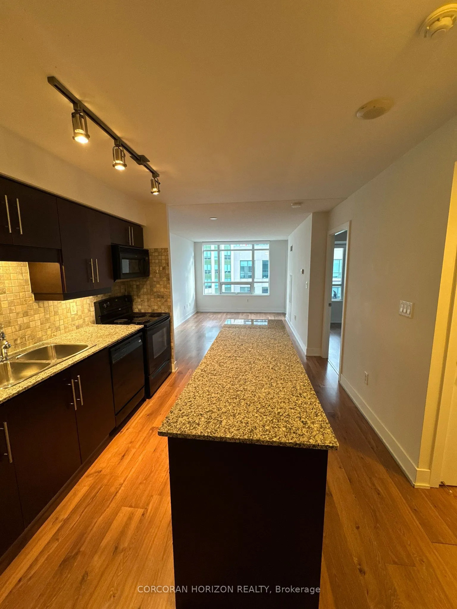 20 Blue Jays Way, #1709