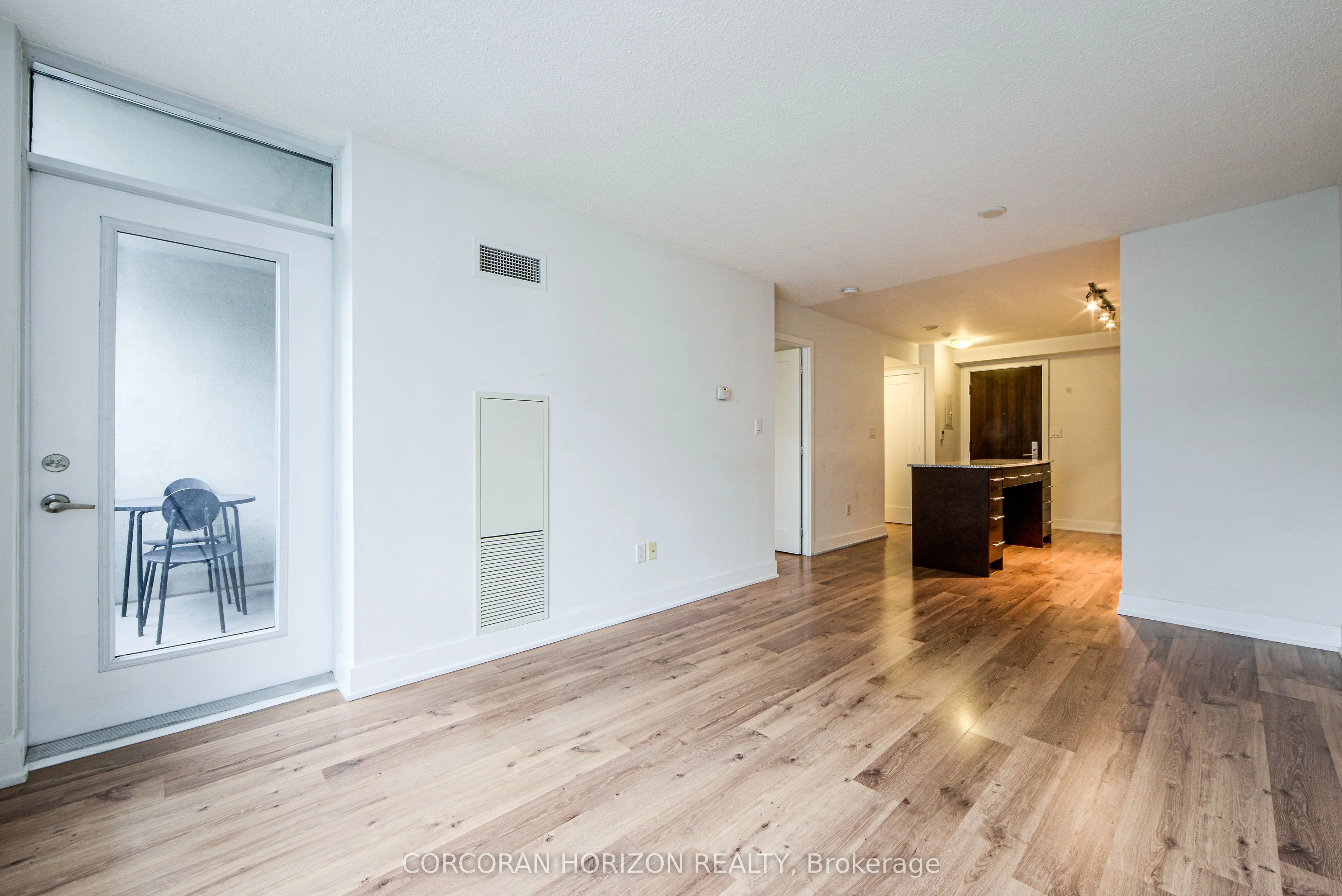 20 Blue Jays Way, #1709