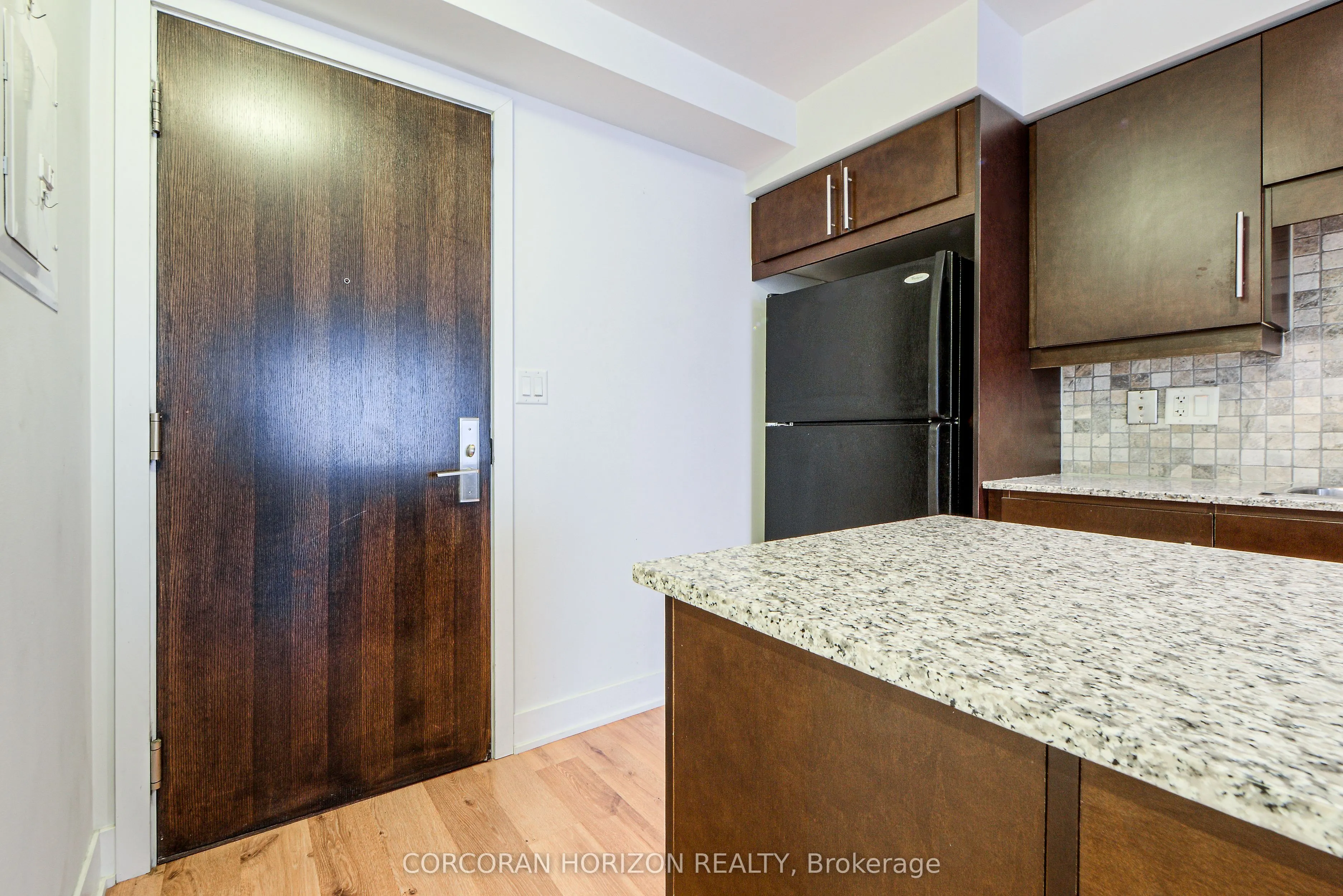 20 Blue Jays Way, #1709