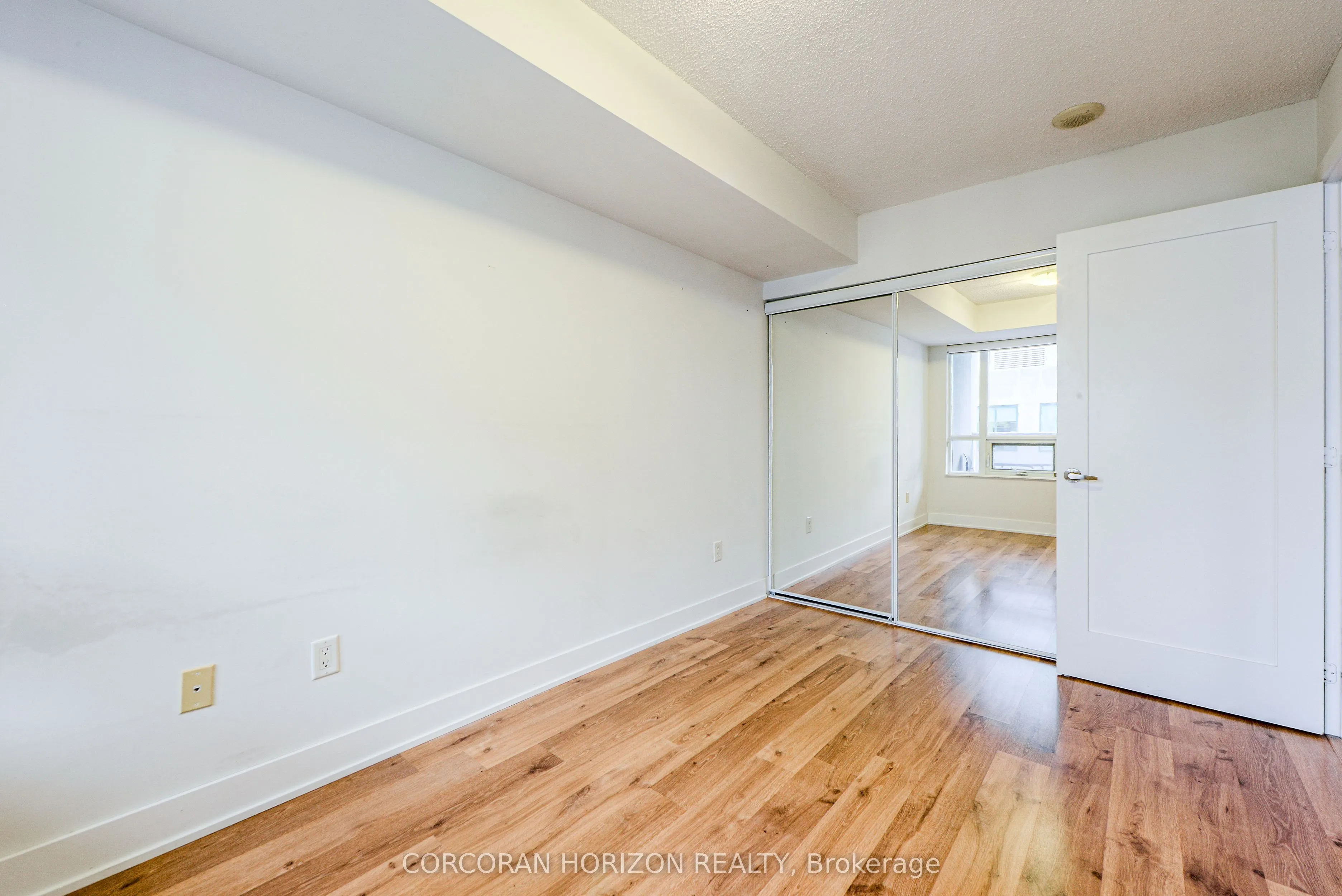 20 Blue Jays Way, #1709