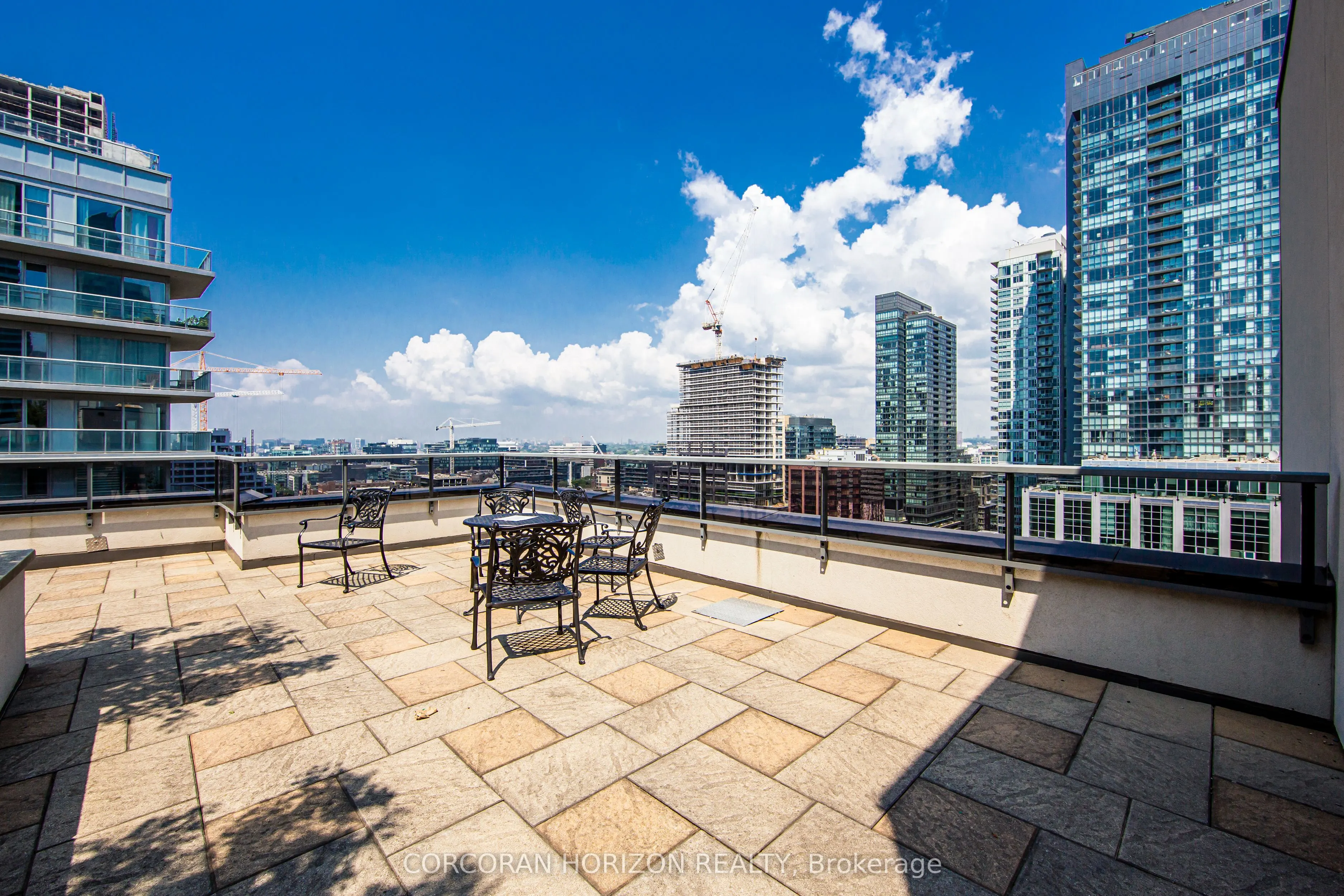 20 Blue Jays Way, #1709