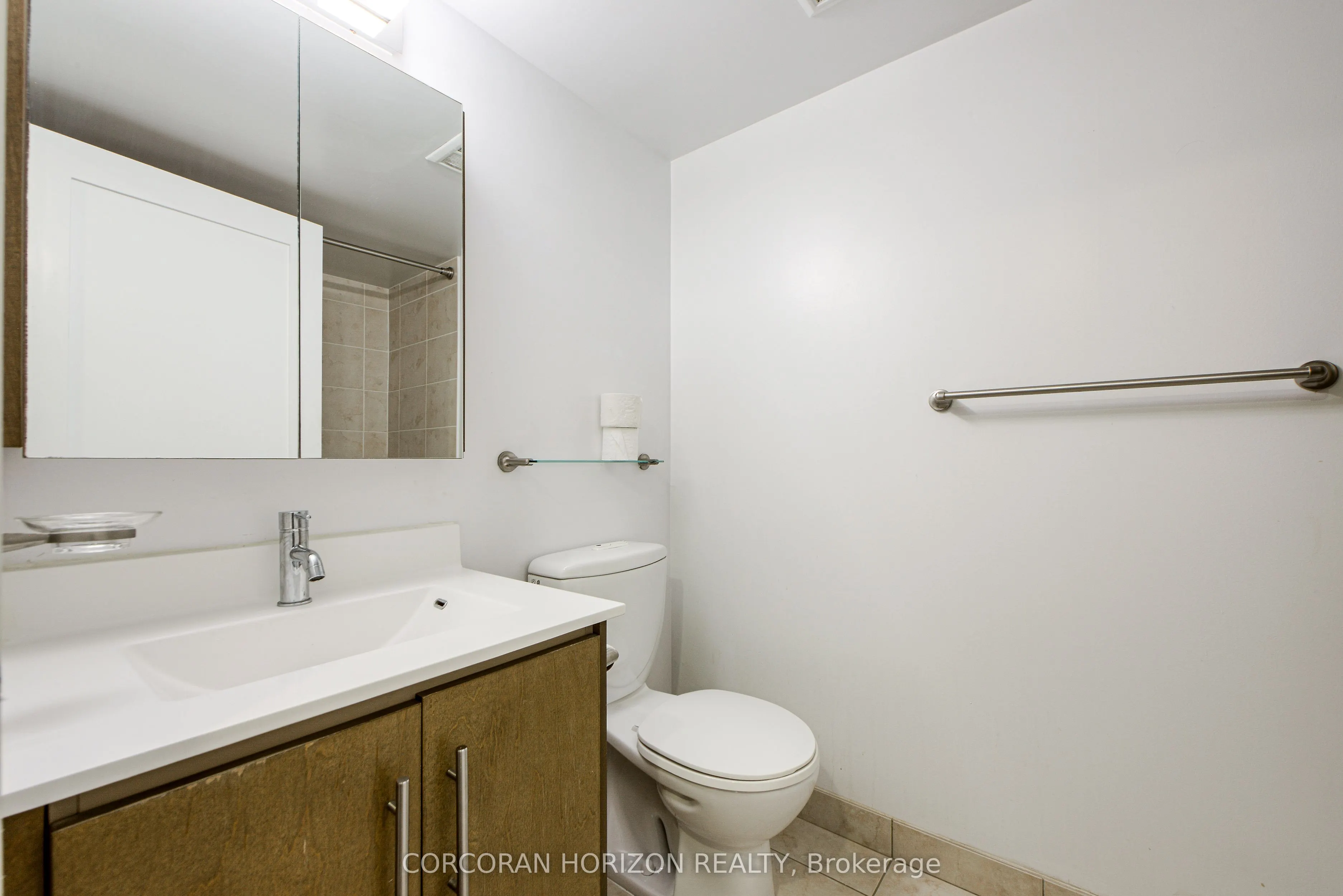 20 Blue Jays Way, #1709