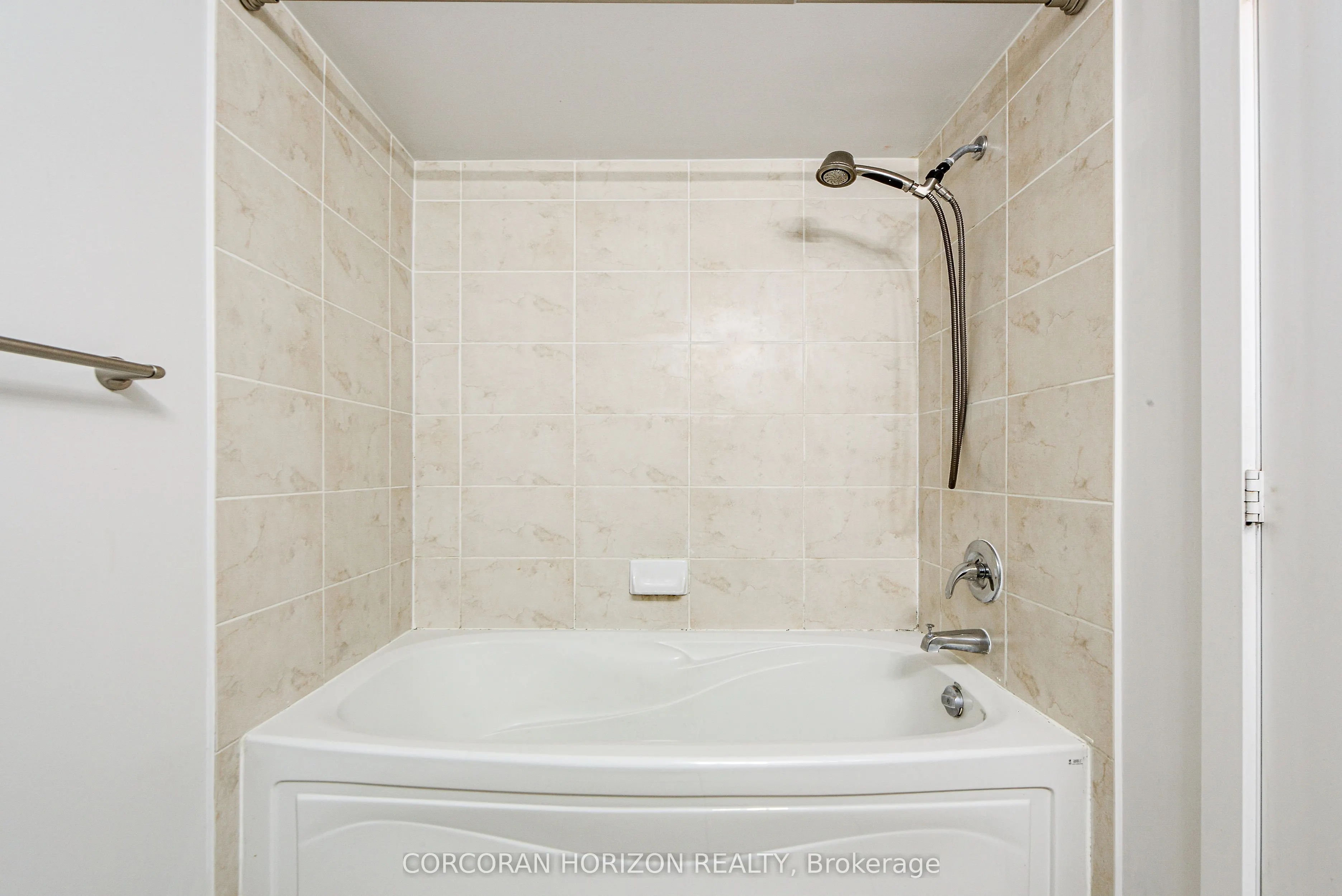 20 Blue Jays Way, #1709