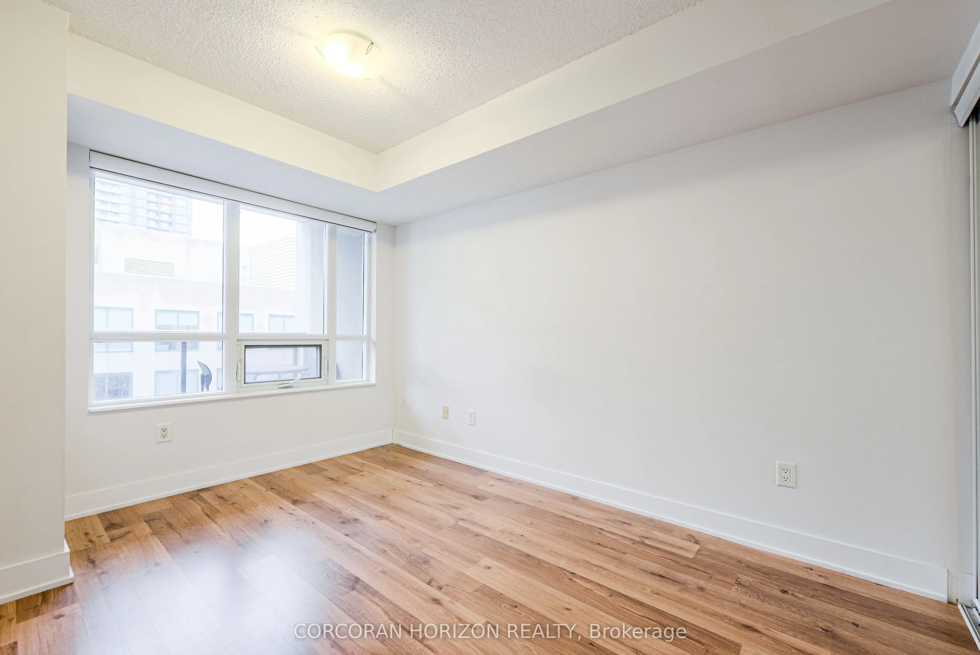 20 Blue Jays Way, #1709