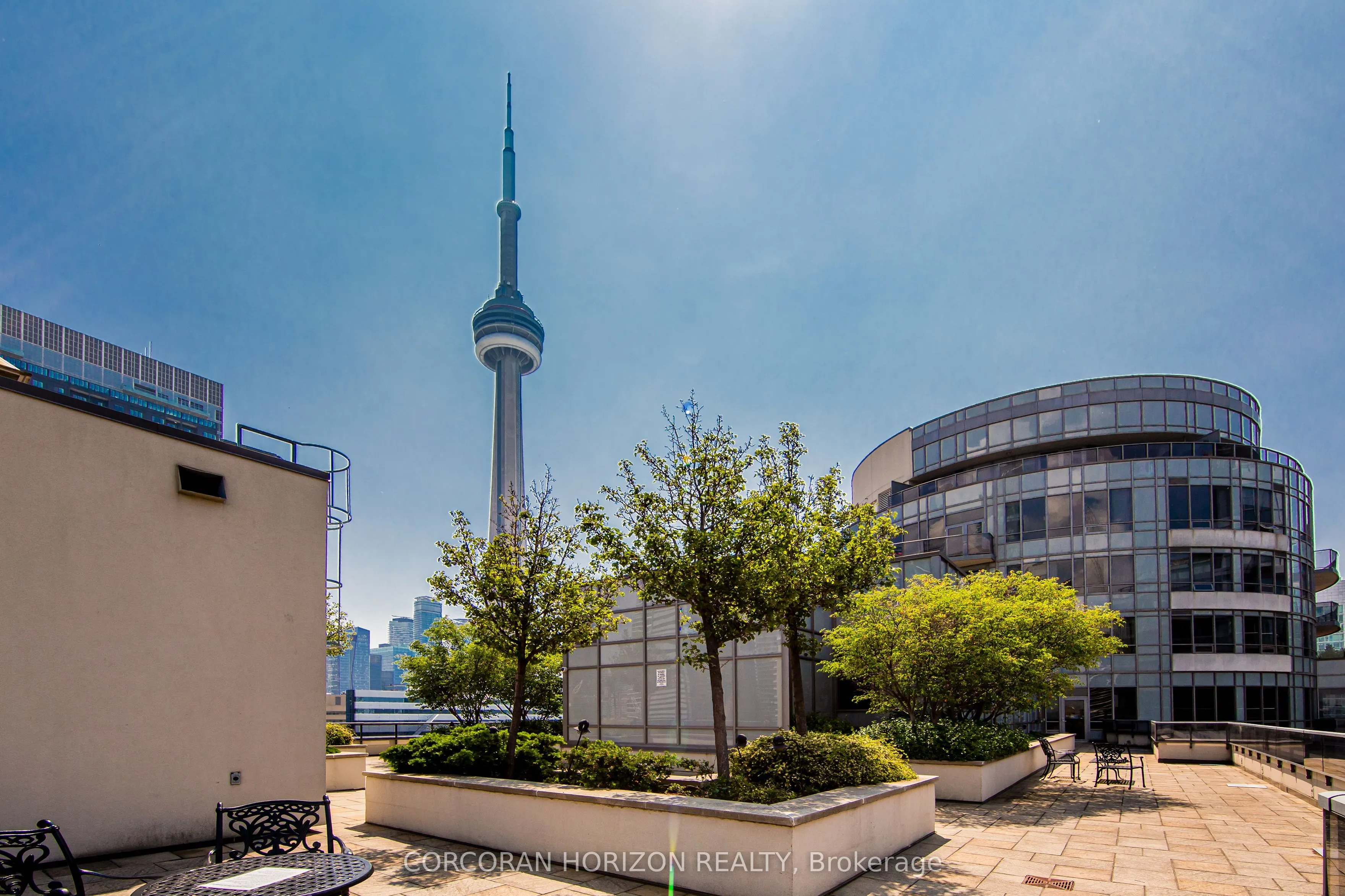 20 Blue Jays Way, #1709