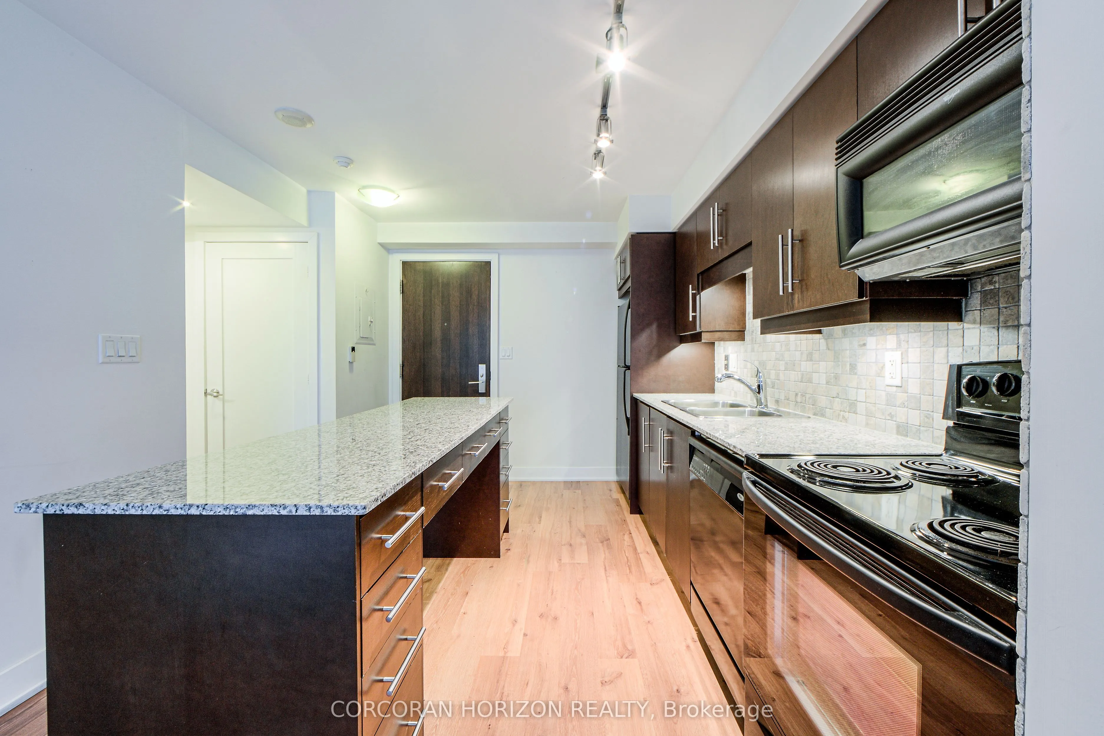 20 Blue Jays Way, #1709