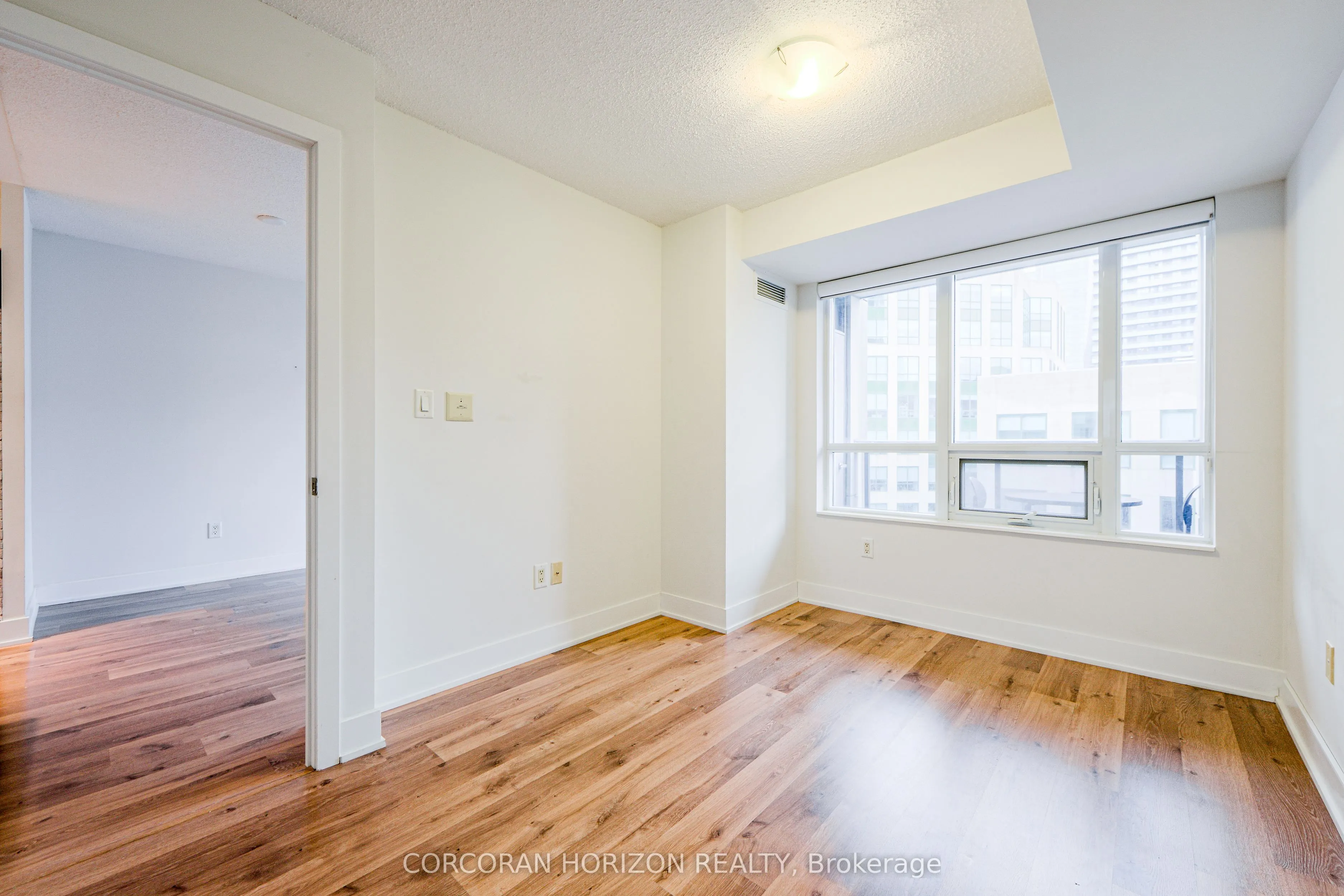 20 Blue Jays Way, #1709