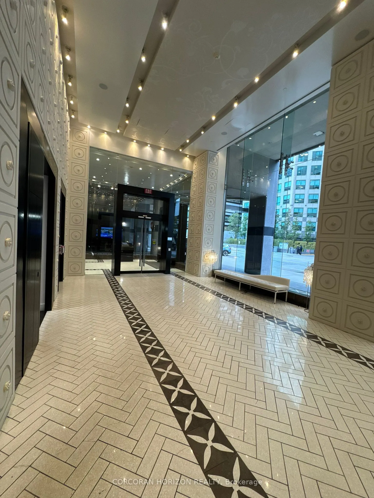 20 Blue Jays Way, #1709