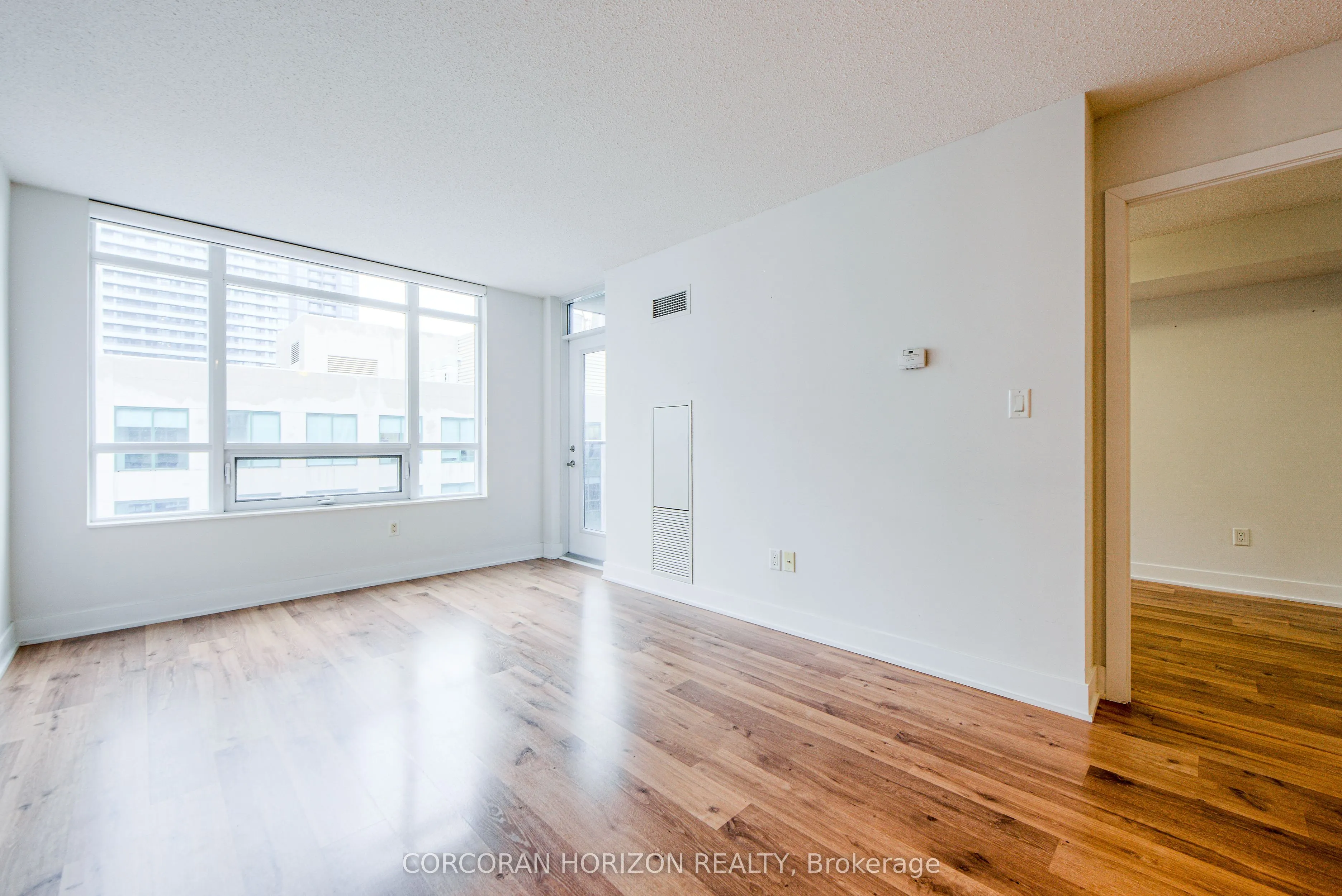 20 Blue Jays Way, #1709