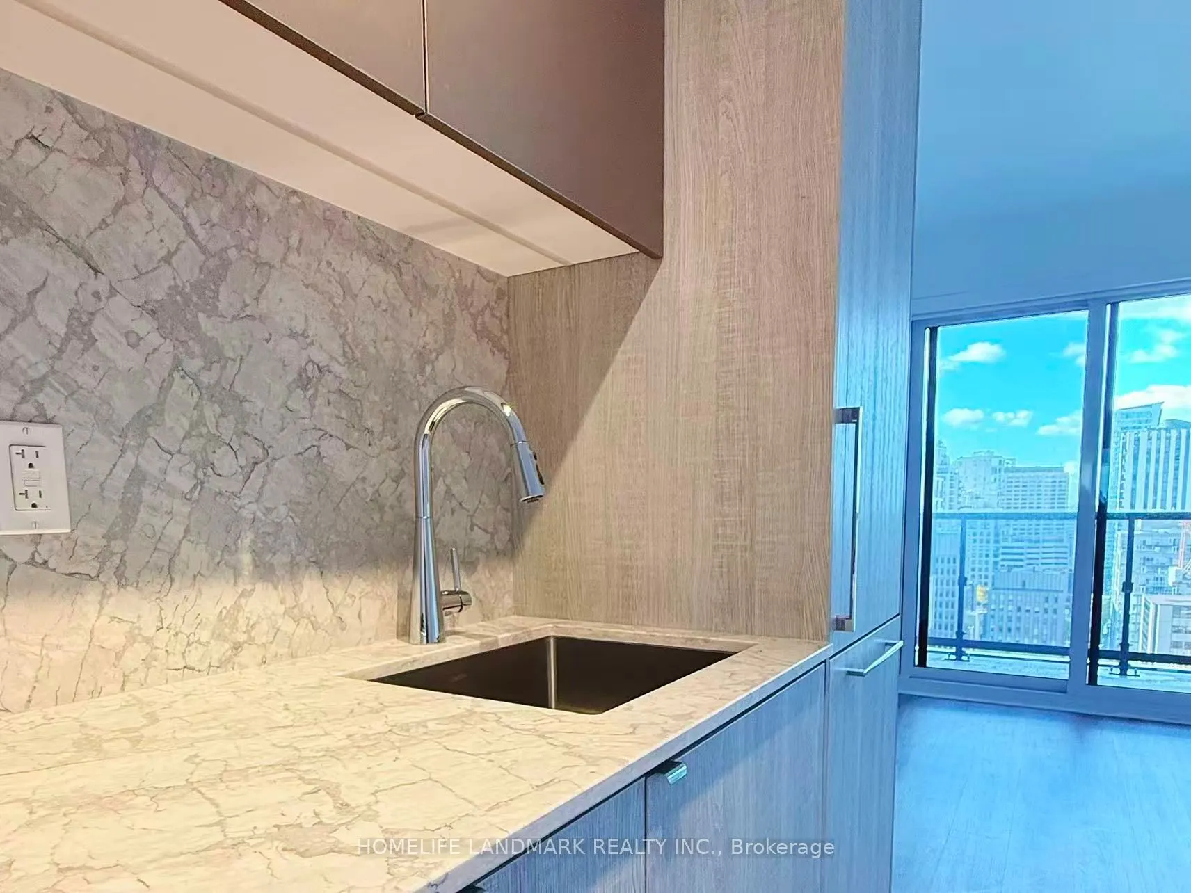 771 Yonge Street, #2201