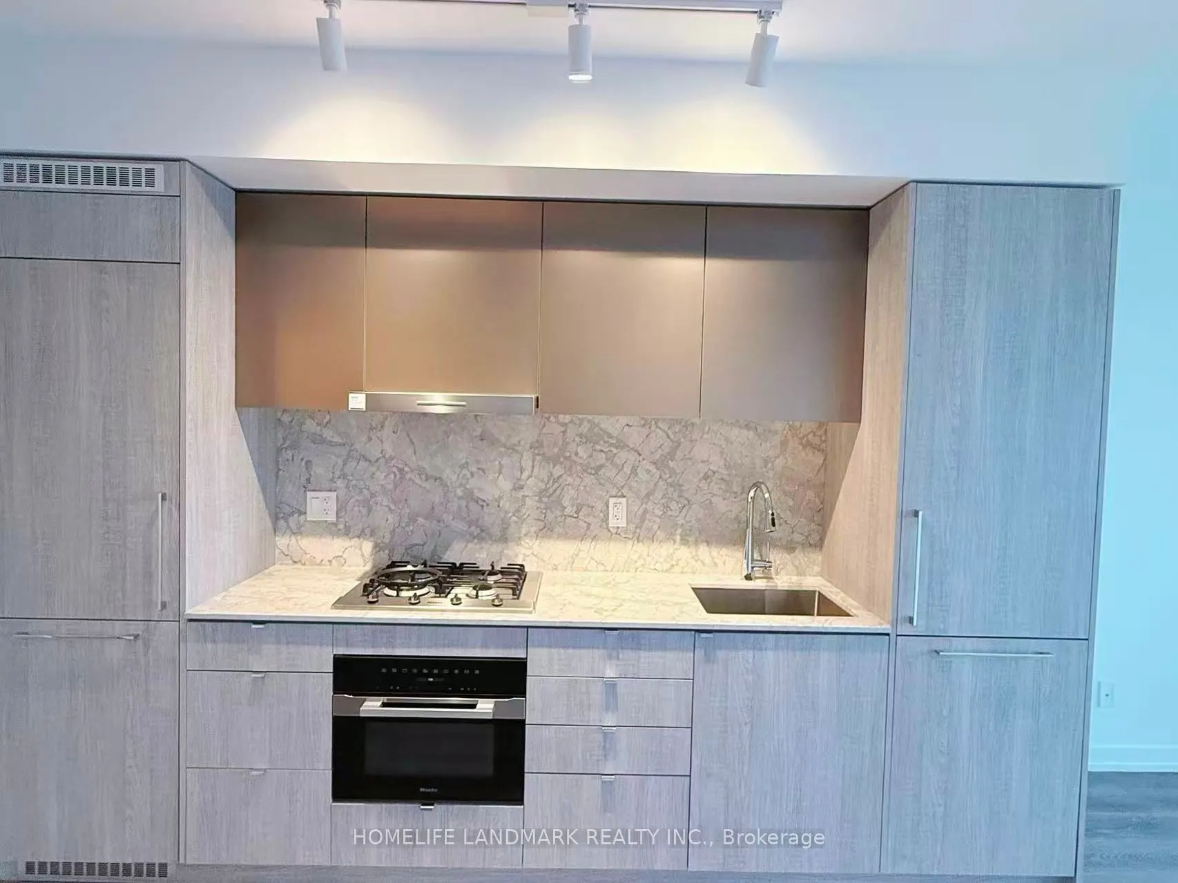 771 Yonge Street, #2201