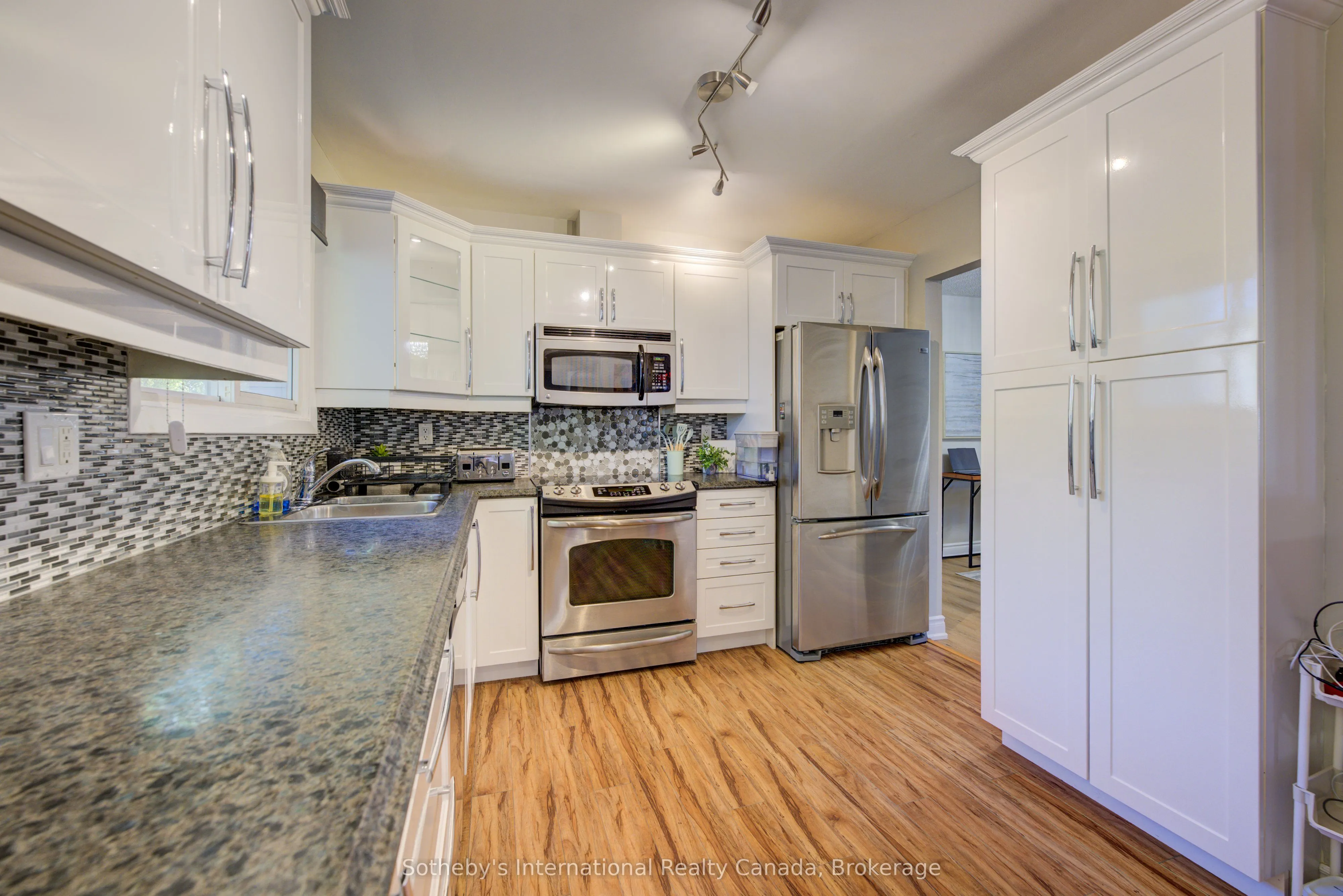 400 Cherokee Boulevard