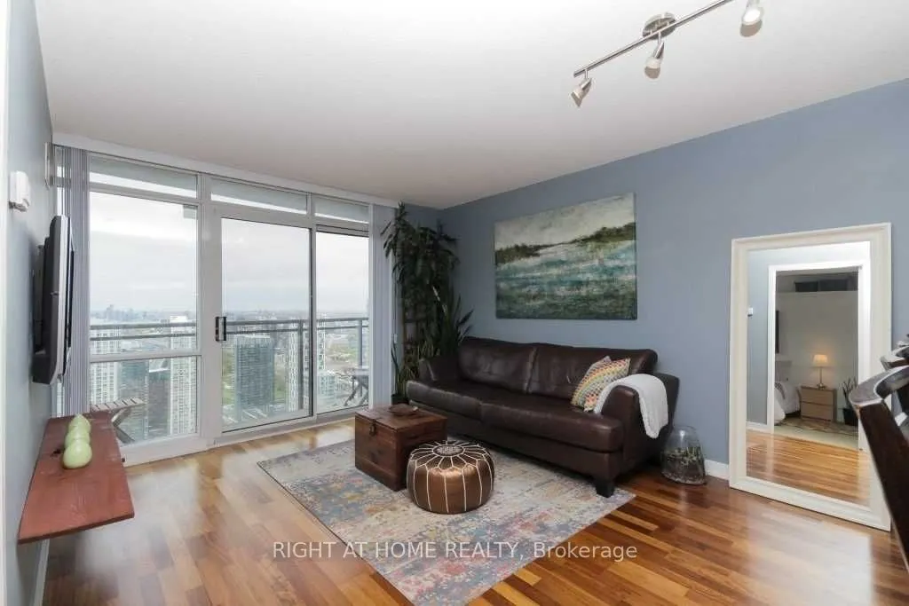 11 Brunel Court, #5301