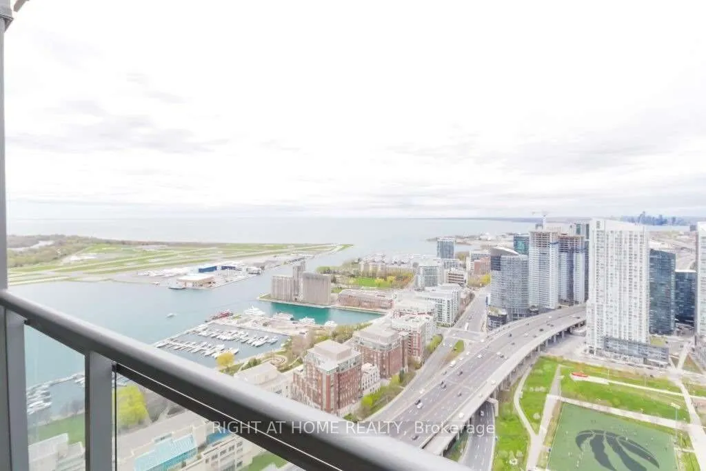 11 Brunel Court, #5301