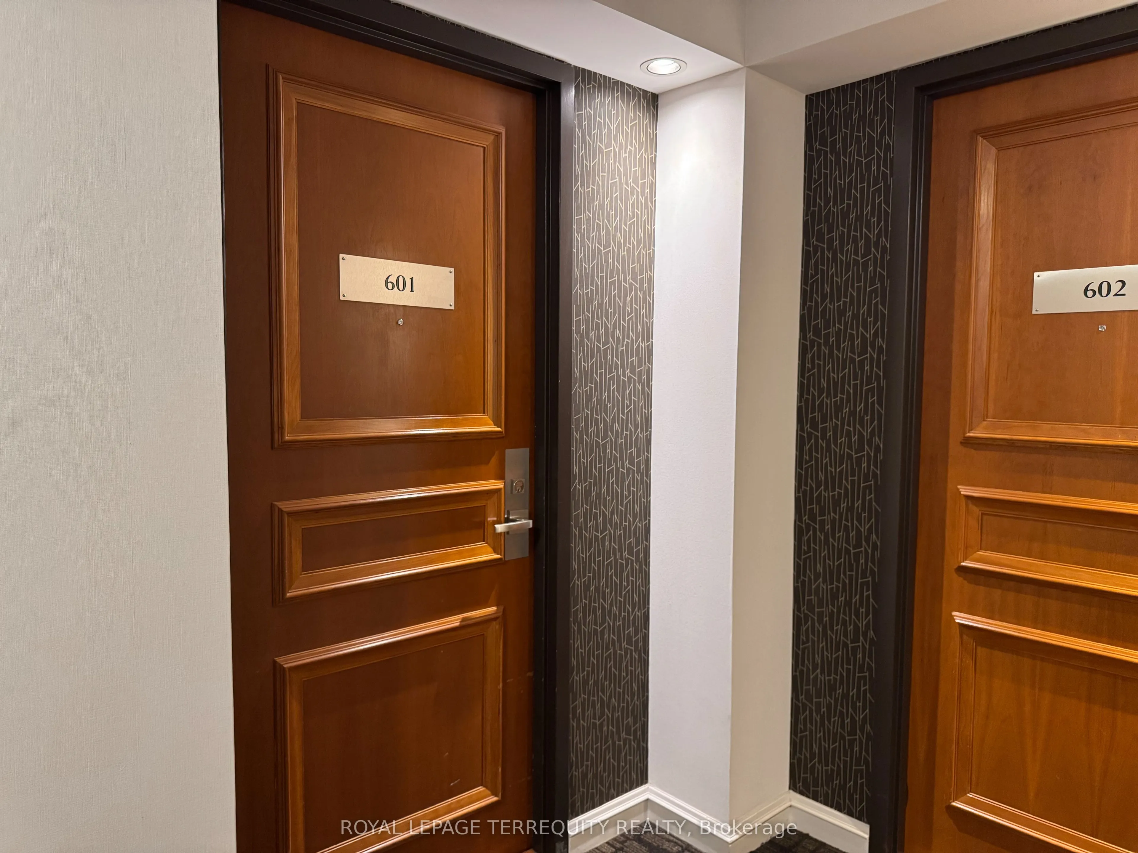 256 Doris Avenue, #601