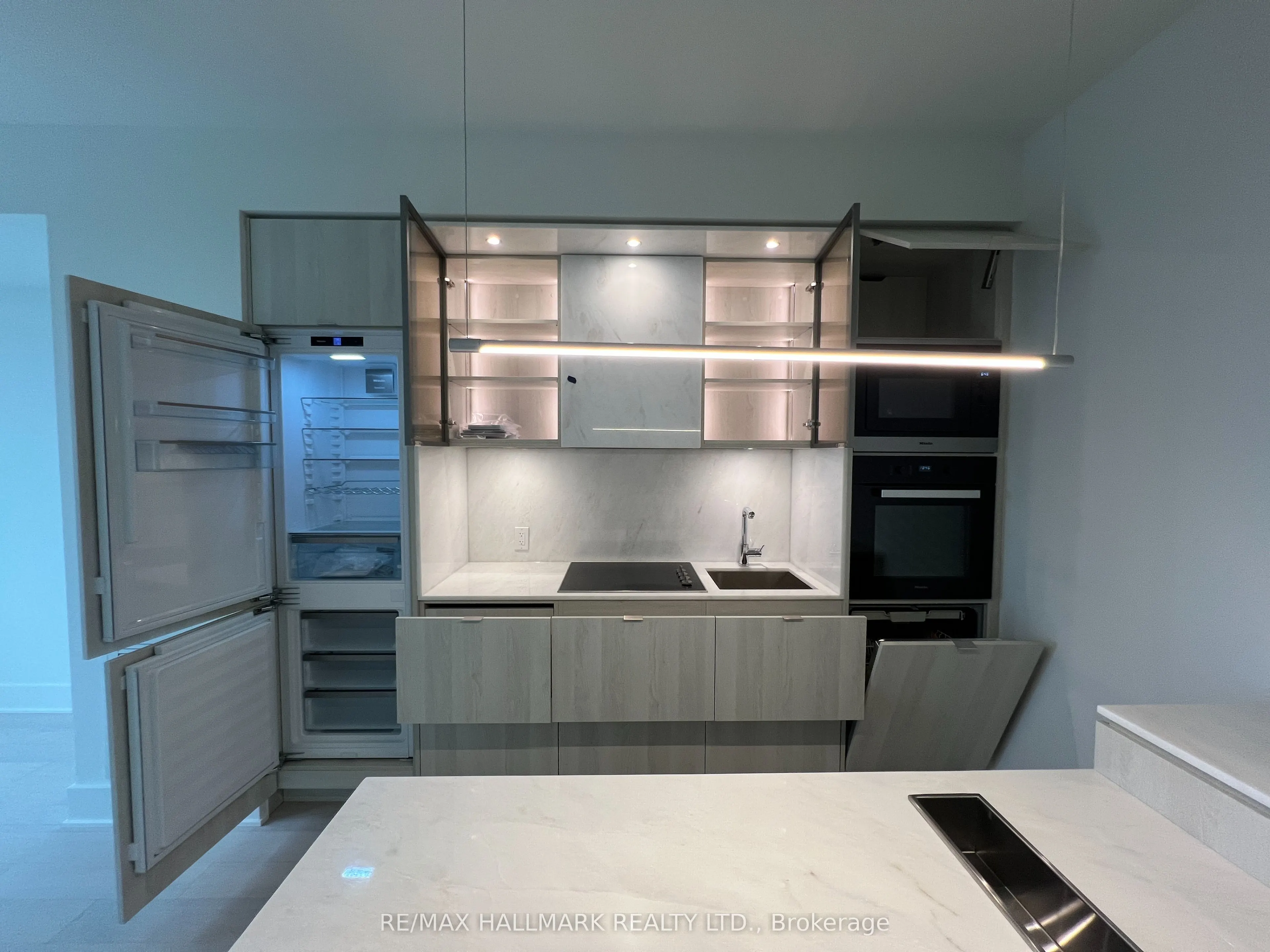 11 Yorkville Avenue, #3410