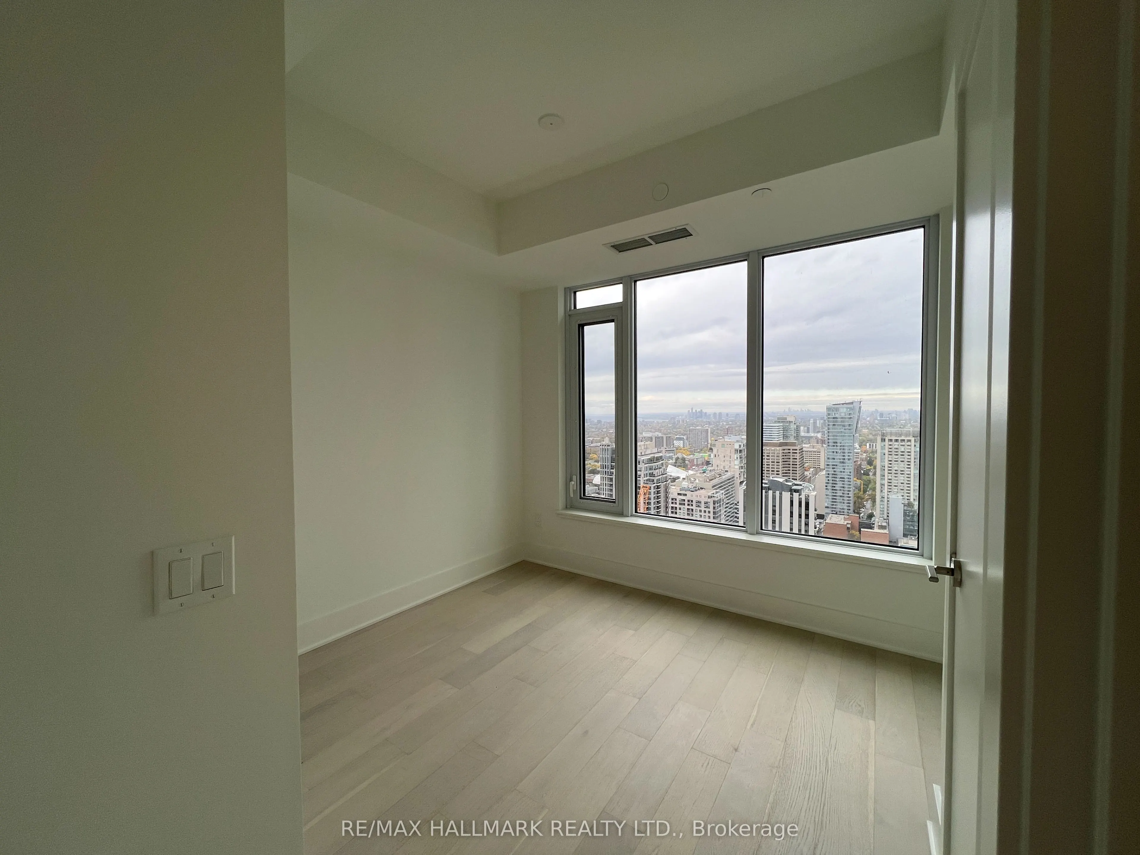 11 Yorkville Avenue, #3410