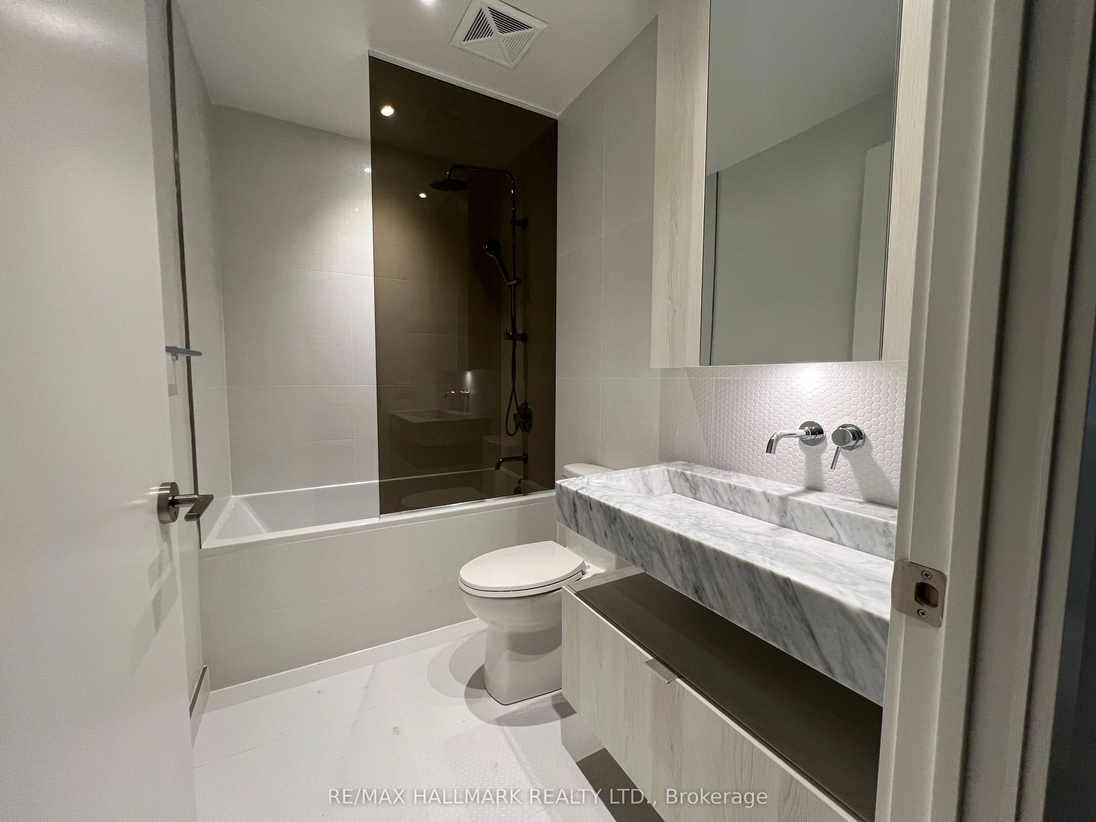 11 Yorkville Avenue, #3410