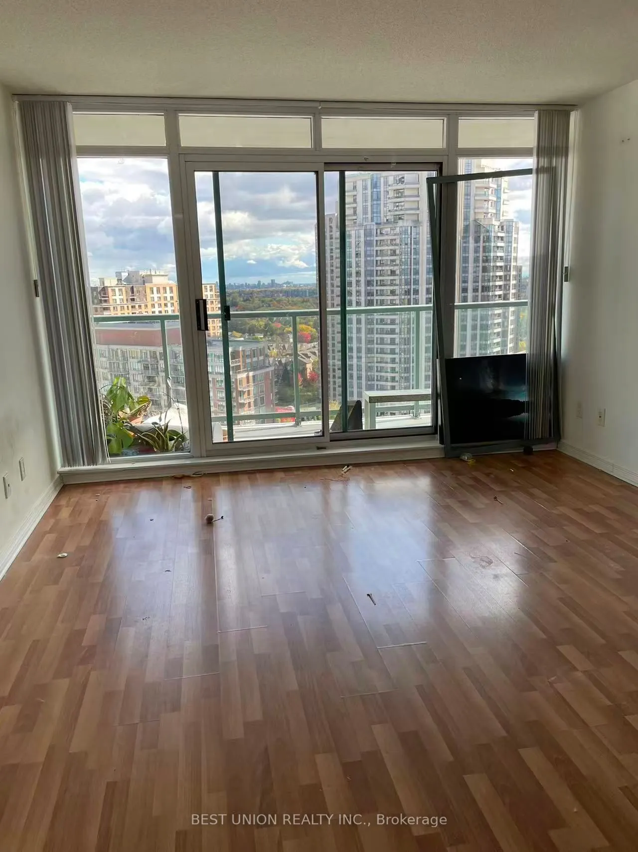 5500 Yonge Street, #2205