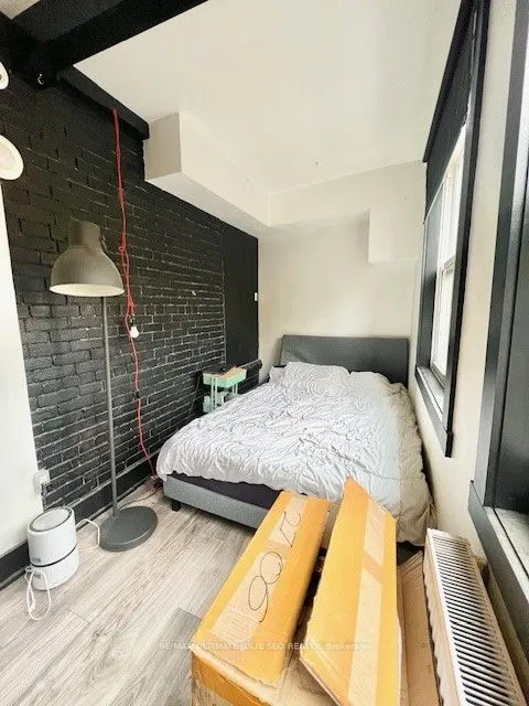 432 St Clarens Avenue, #203