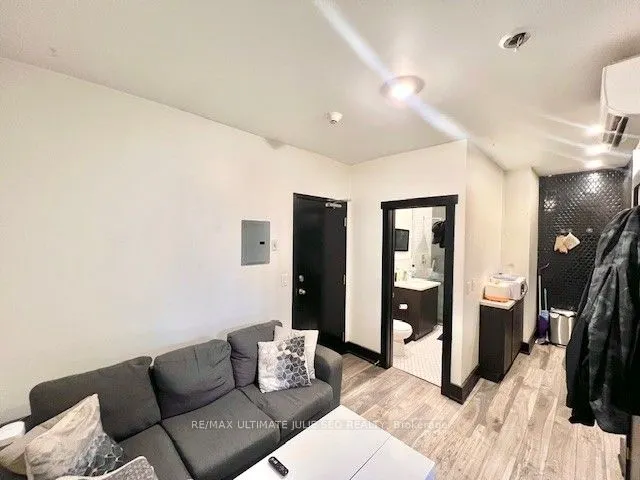 432 St Clarens Avenue, #203