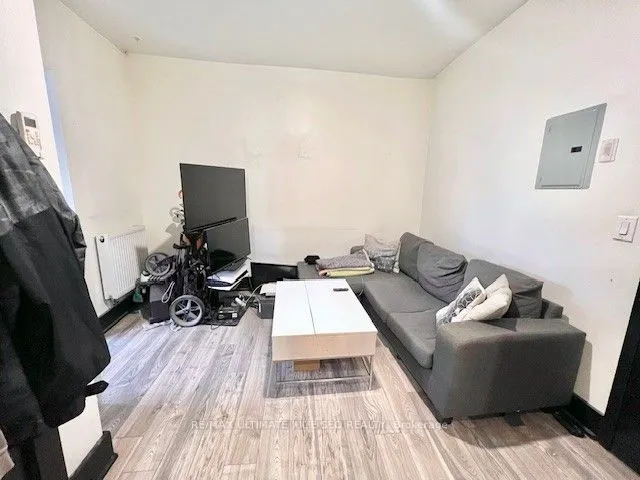 432 St Clarens Avenue, #203