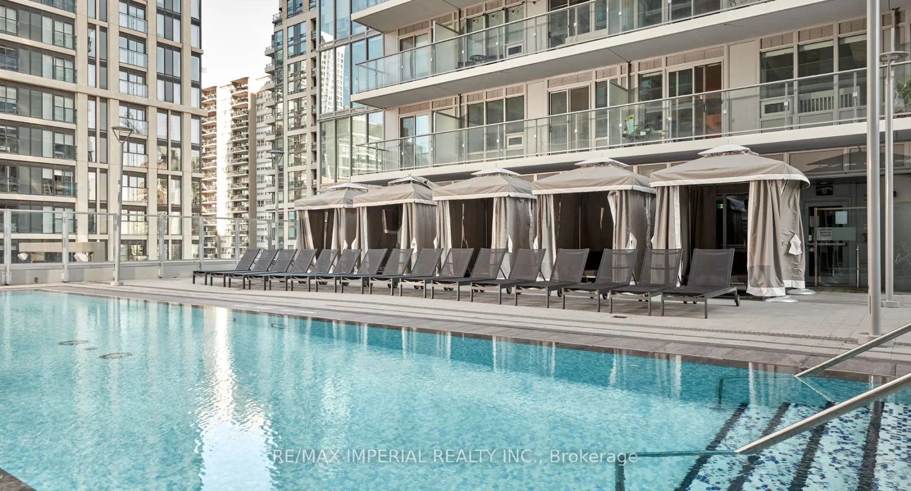 195 Redpath Avenue, #405