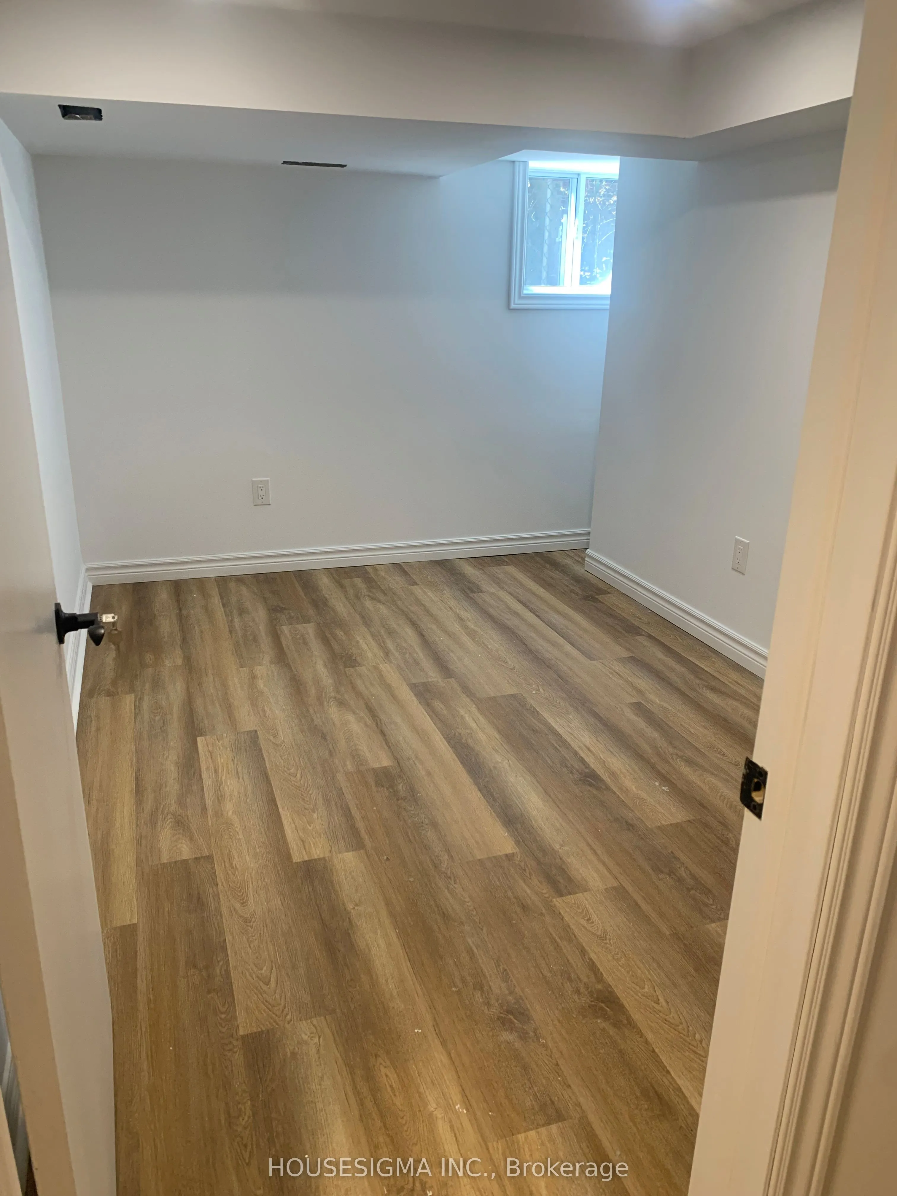 324 Lawrence Avenue W