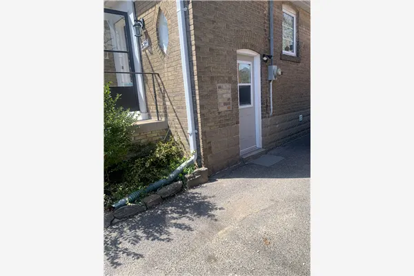 324 Lawrence Avenue W