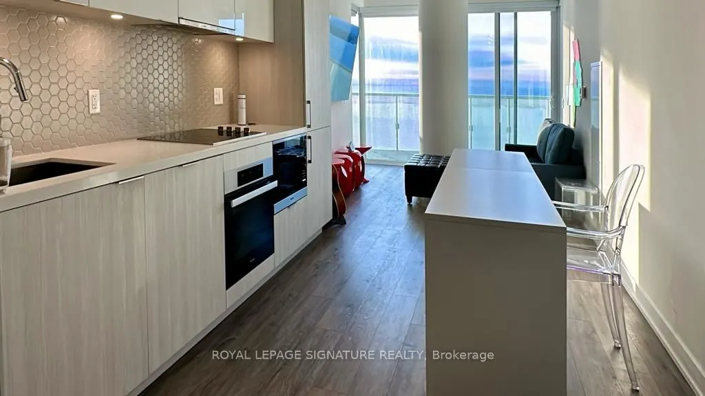 15 Queens Quay E, #2603