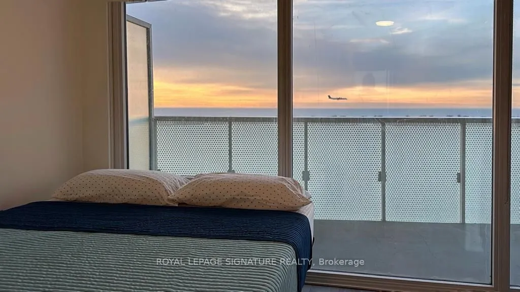 15 Queens Quay E, #2603